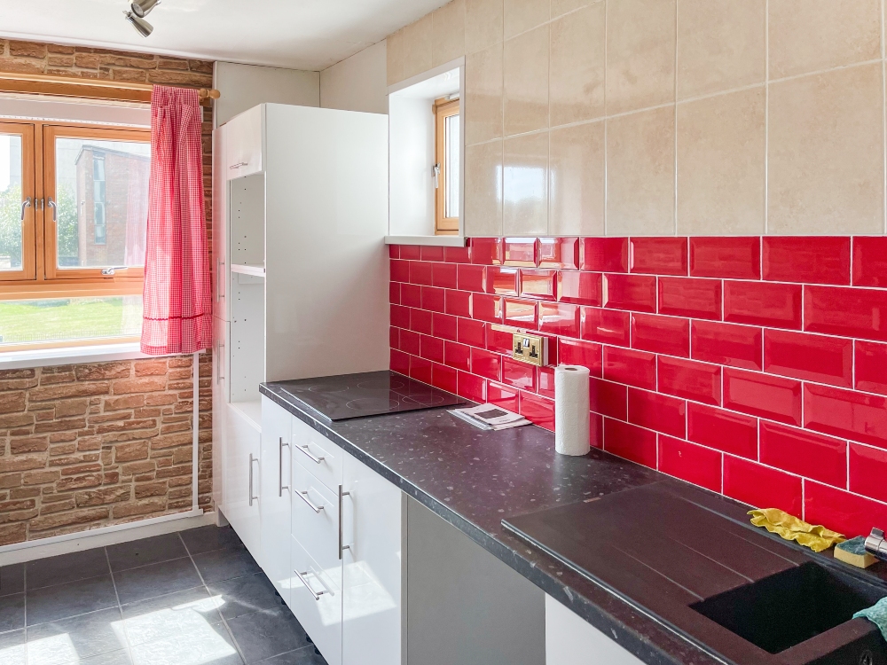 3 - Kitchen