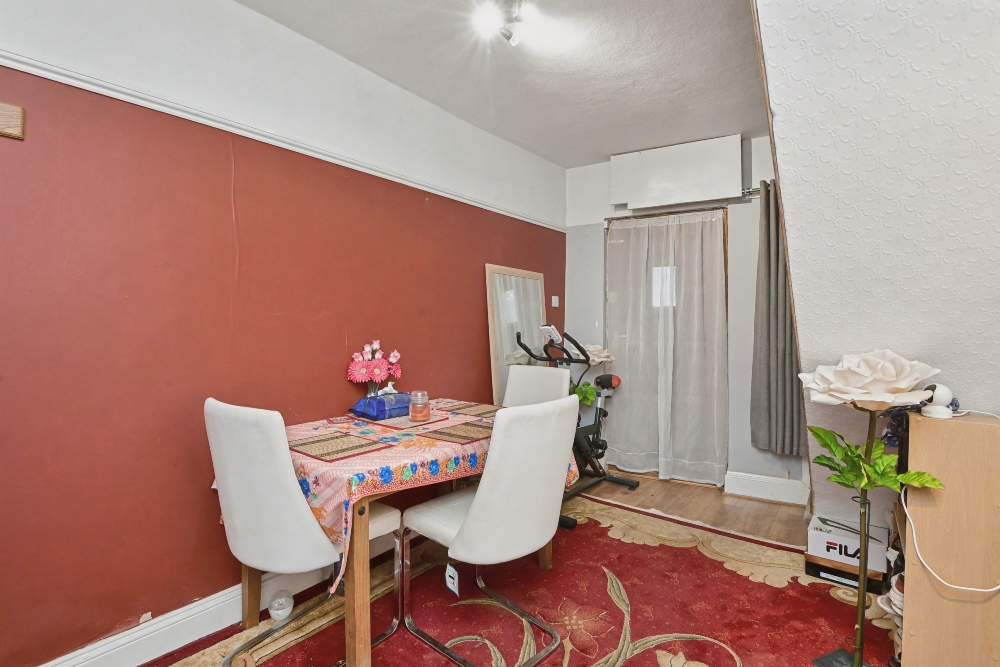 6 - Dining room