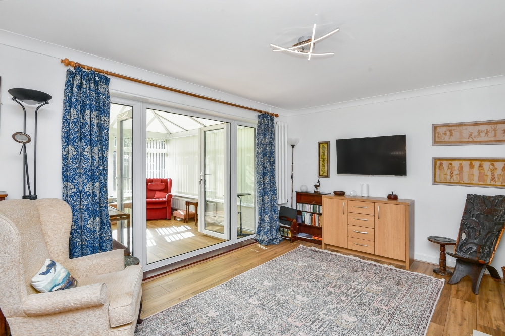 8 - Living room