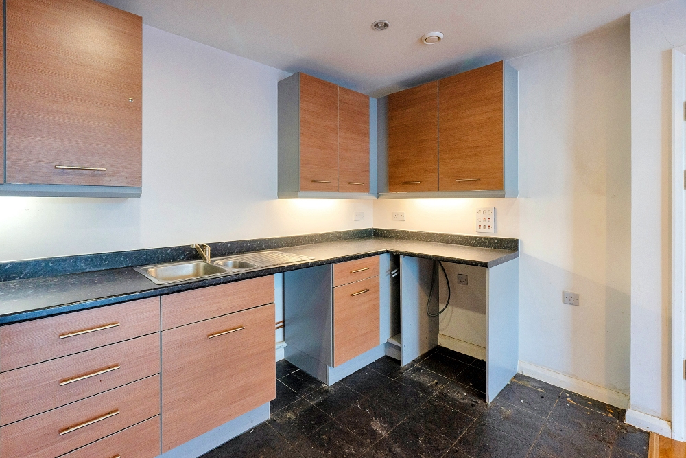 5 - Kitchen