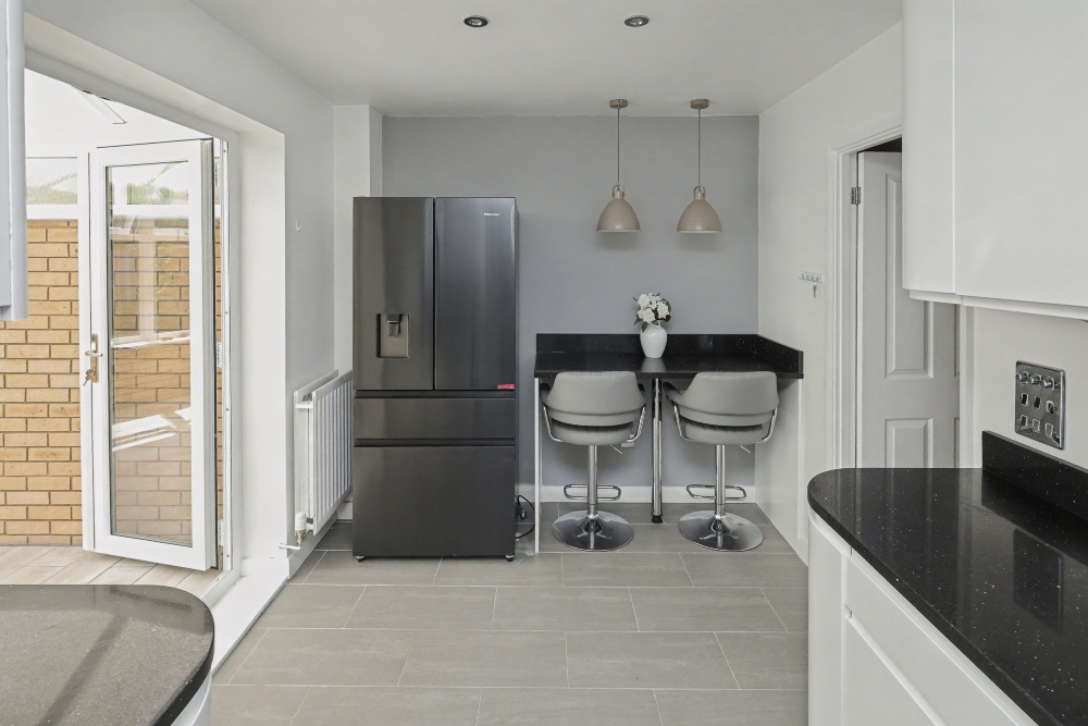 8 - Kitchen