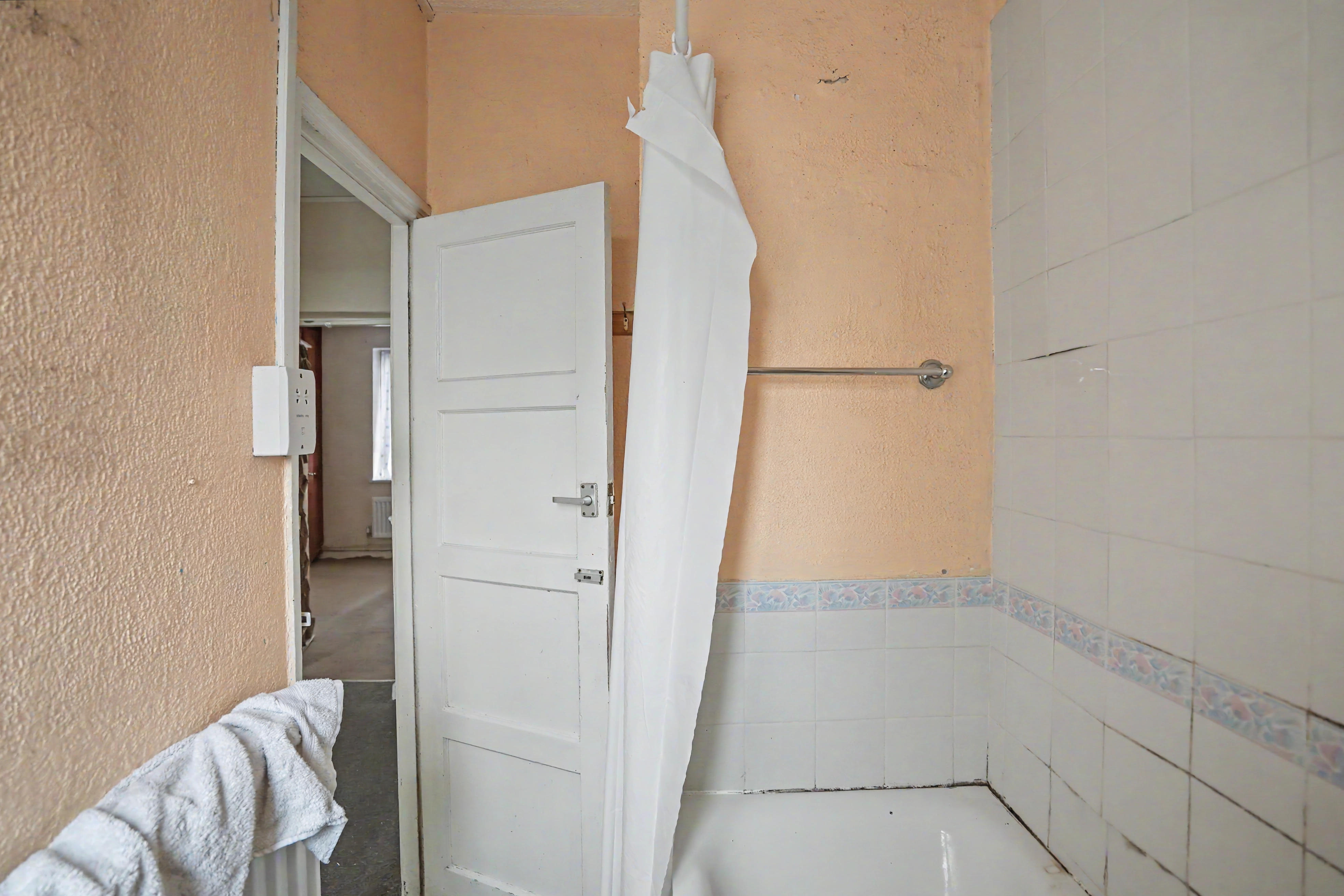 15 - Bathroom