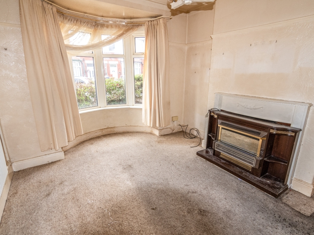 6 - Living room