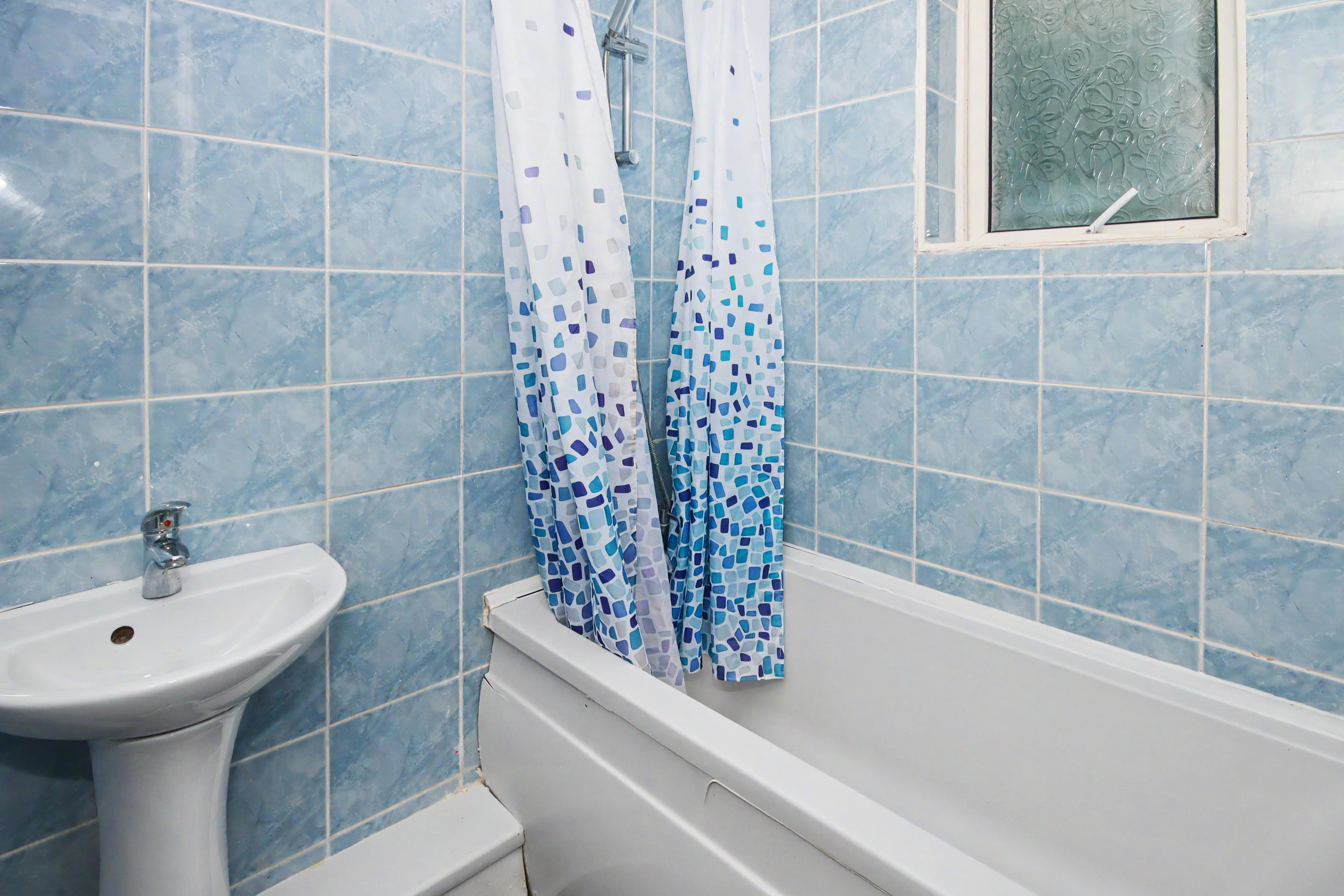 15 - Bathroom