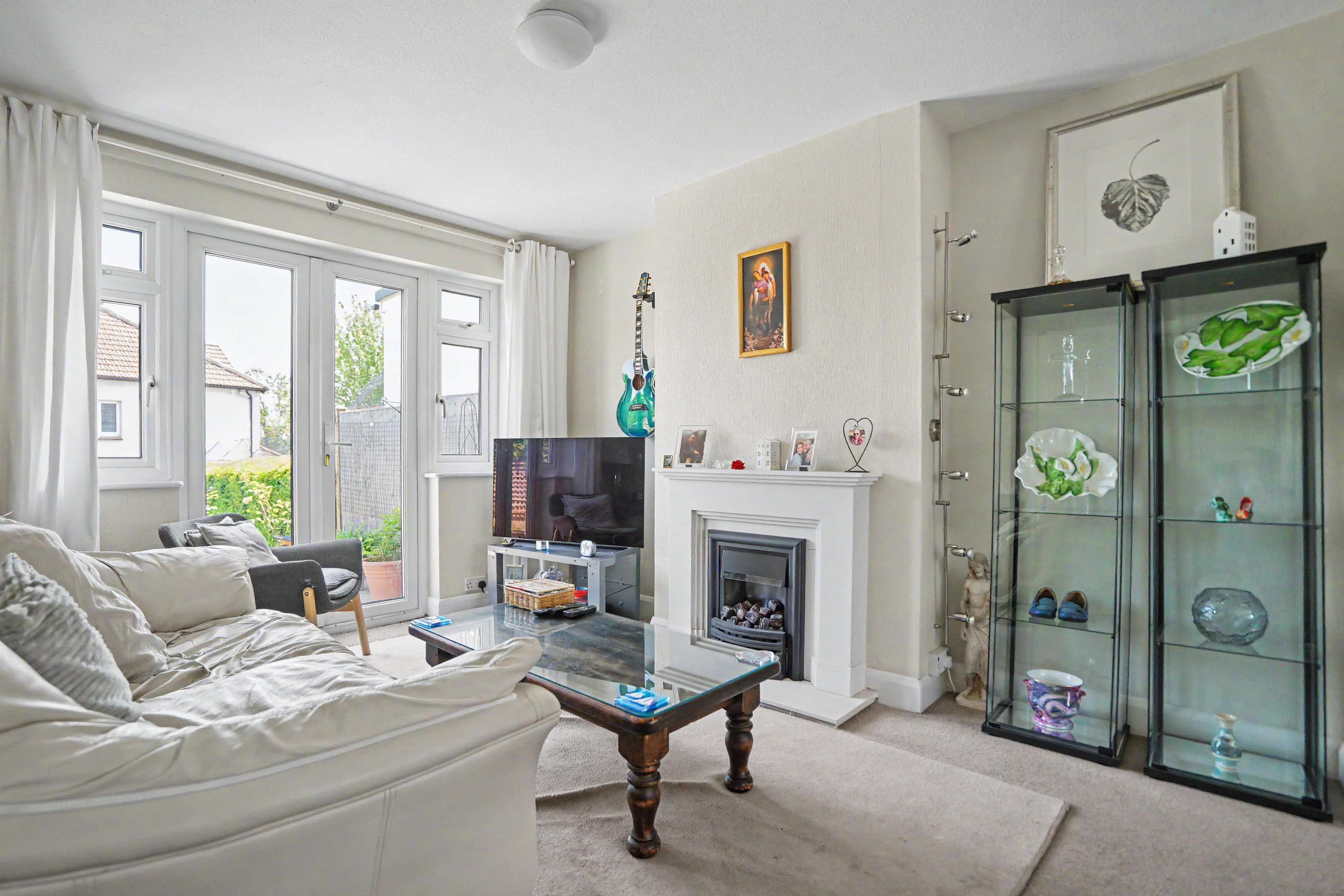 5 - Living room
