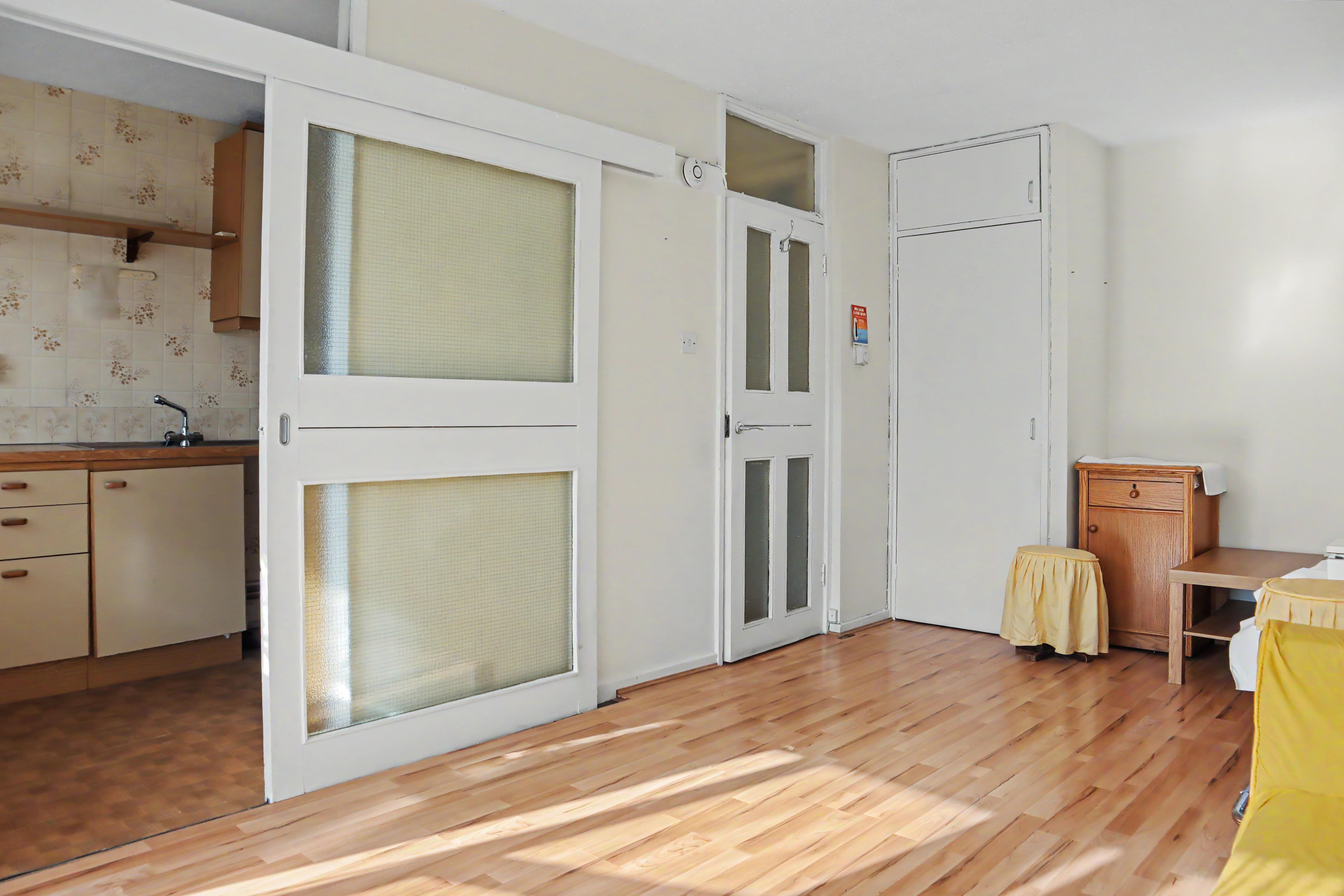 5 - Living room, bedroom