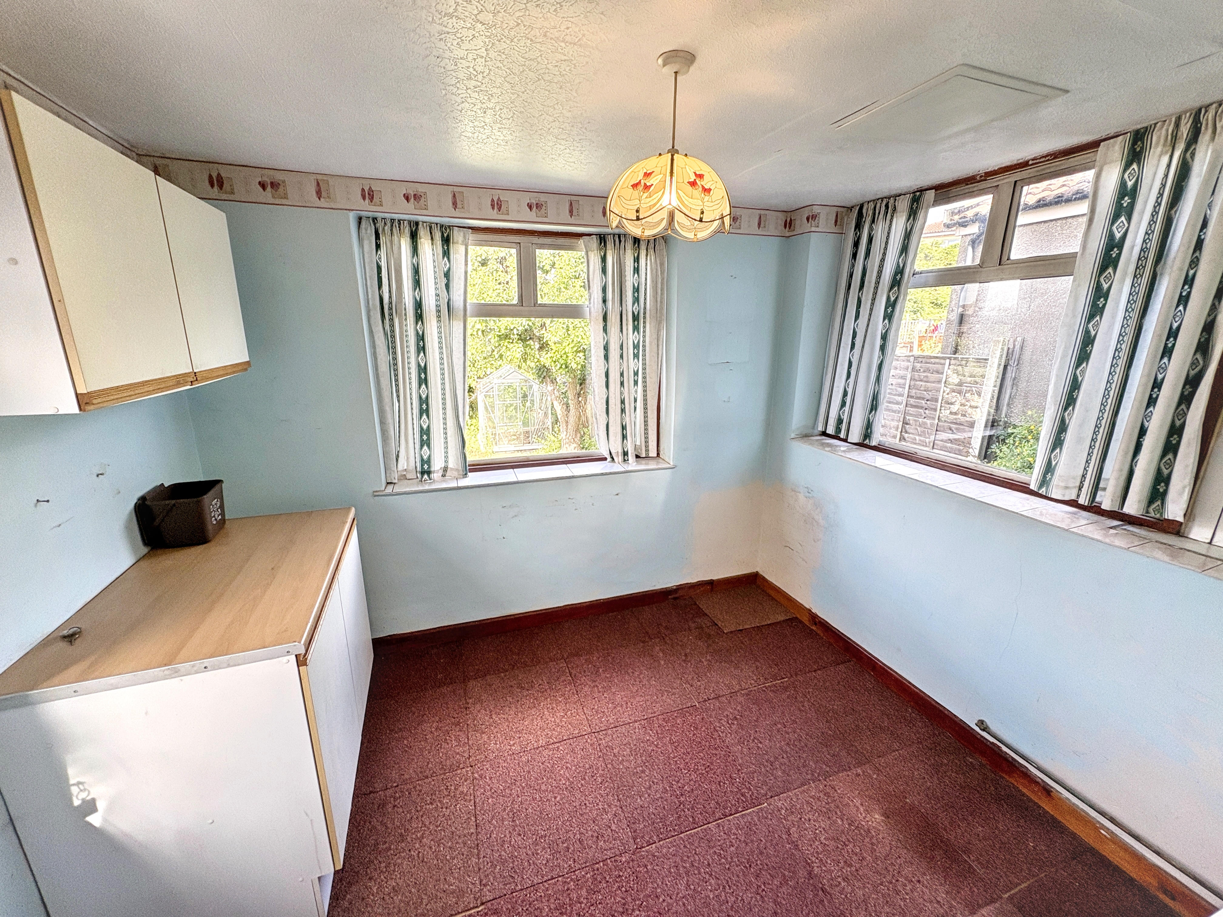 10 - Dining room
