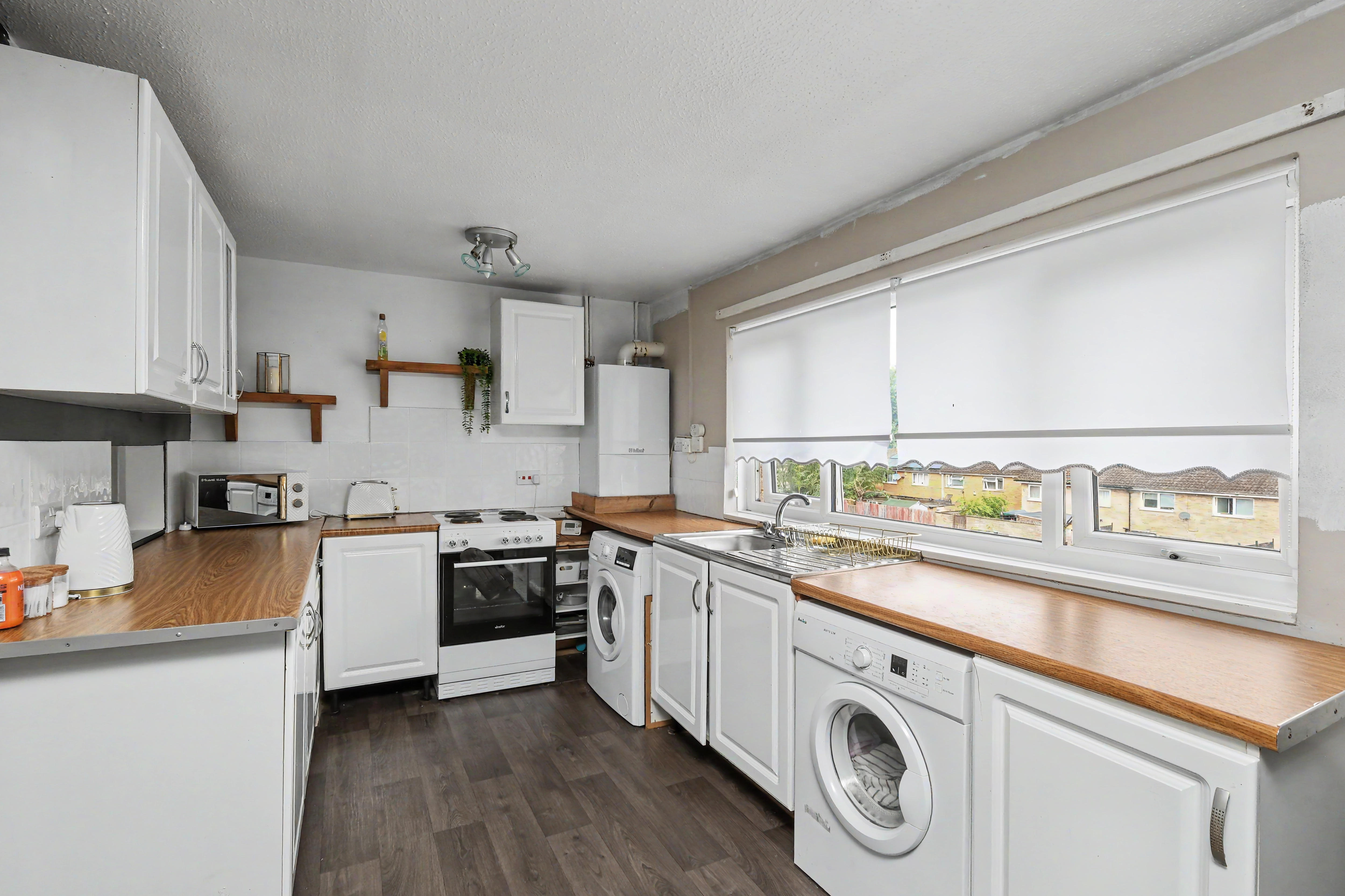 5 - Kitchen
