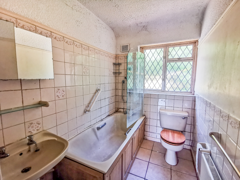 15 - Bathroon
