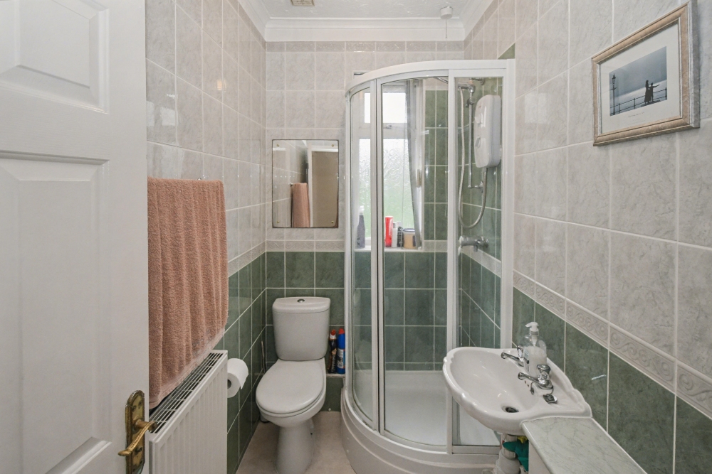 17 - Bathroom