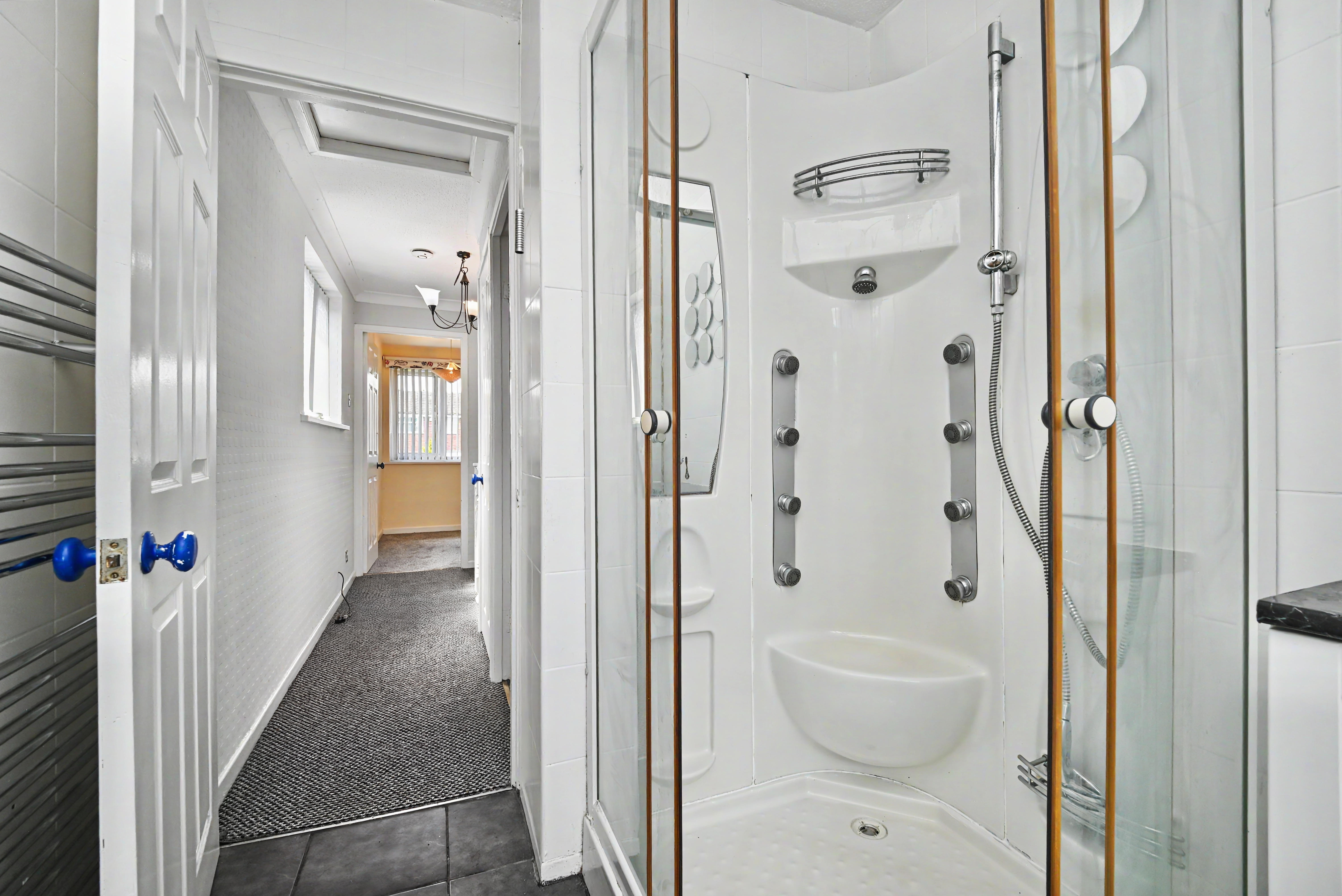 20 - Bathroom