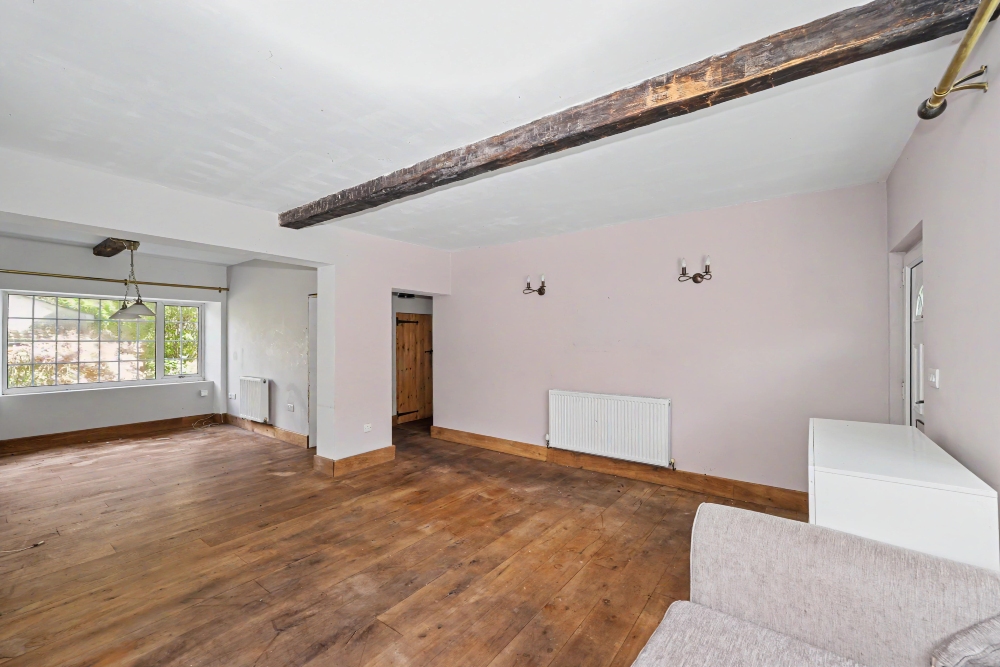 4 - Living room