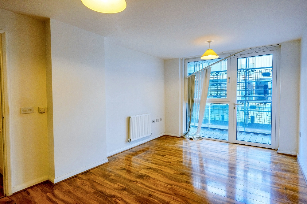 8 - Living room