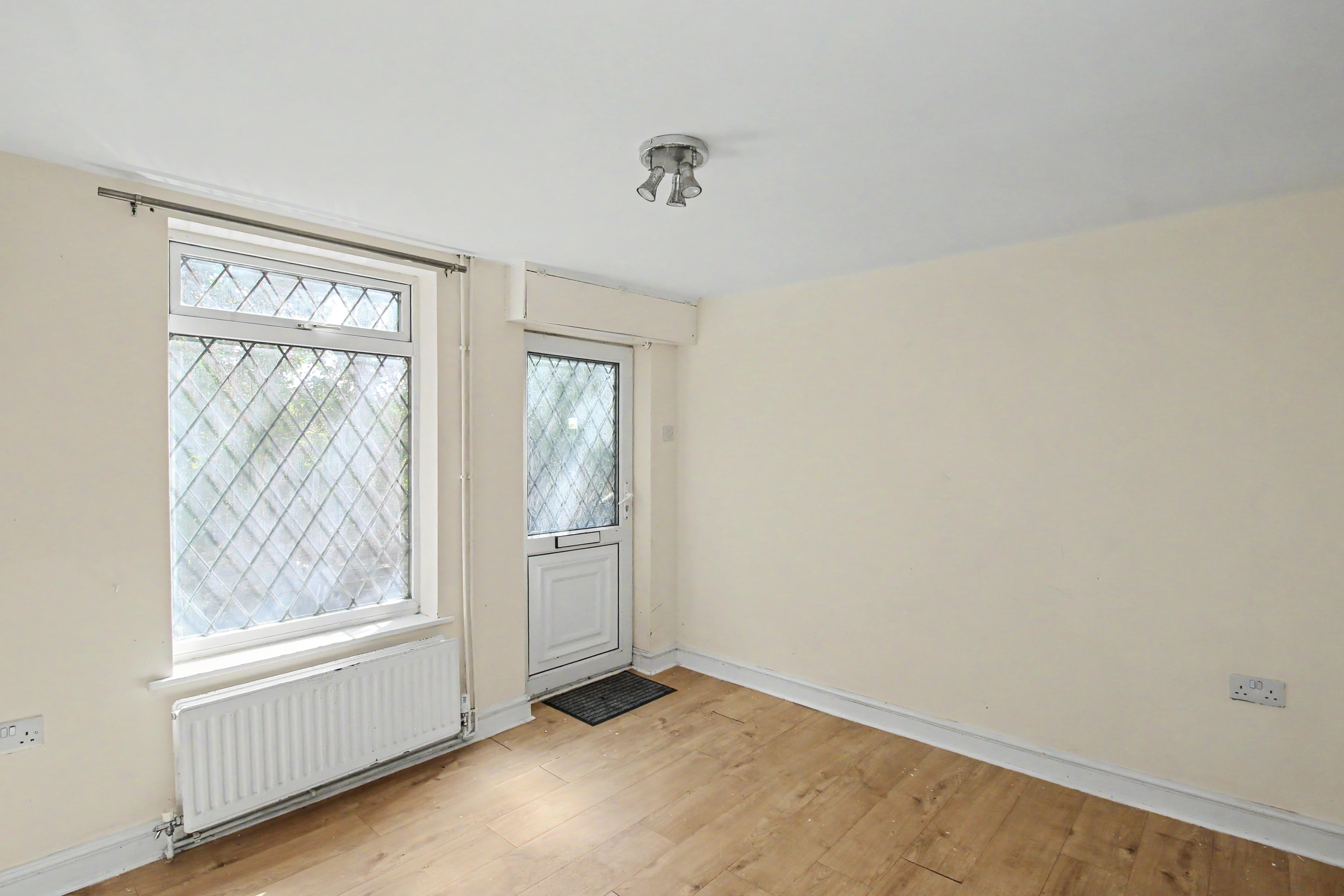 8 - Living room