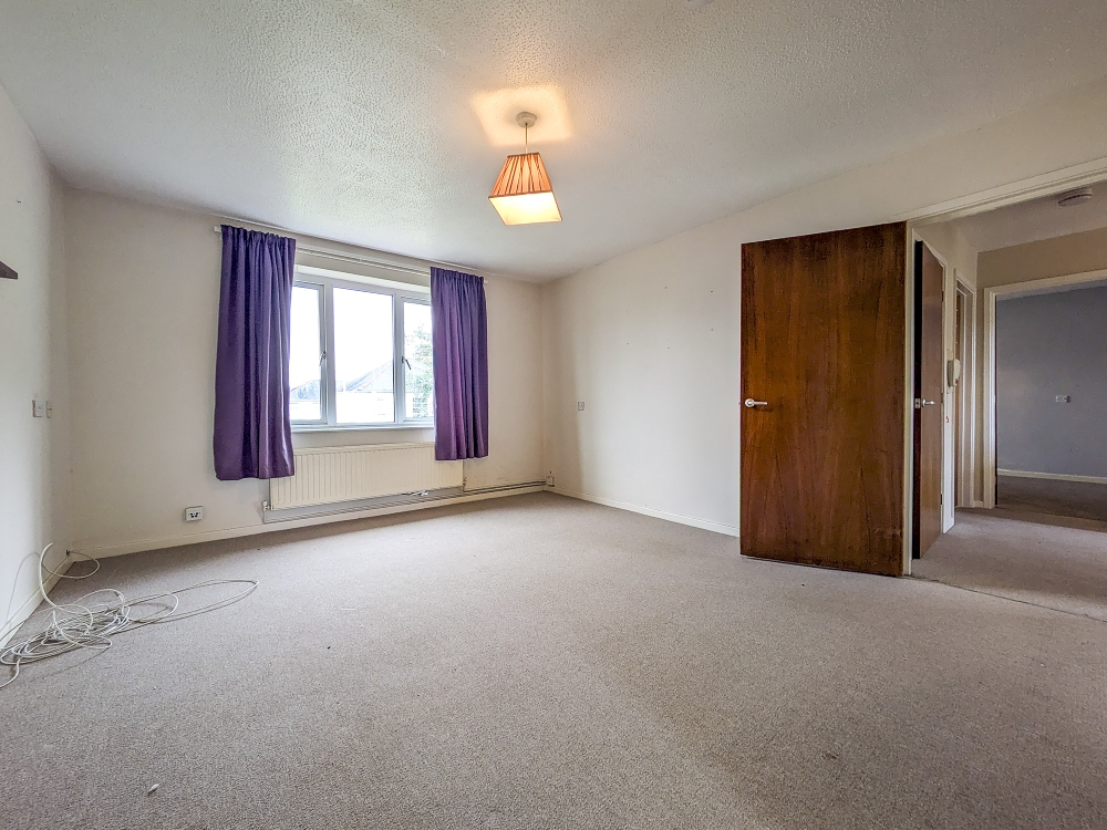 8 - Living room