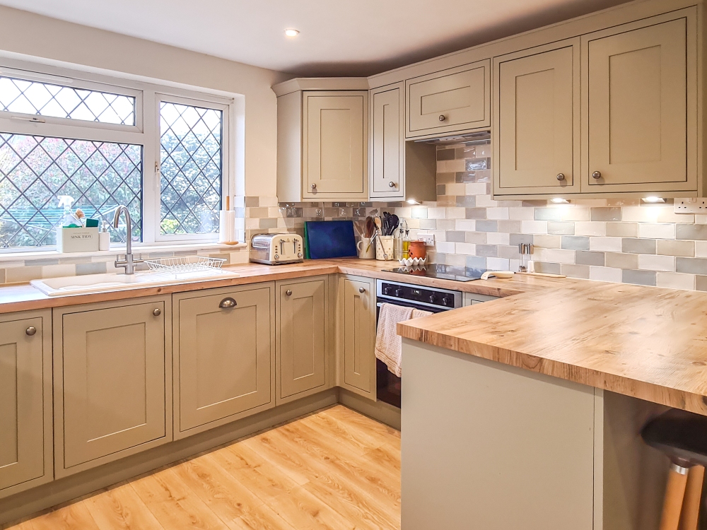 4 - Kitchen