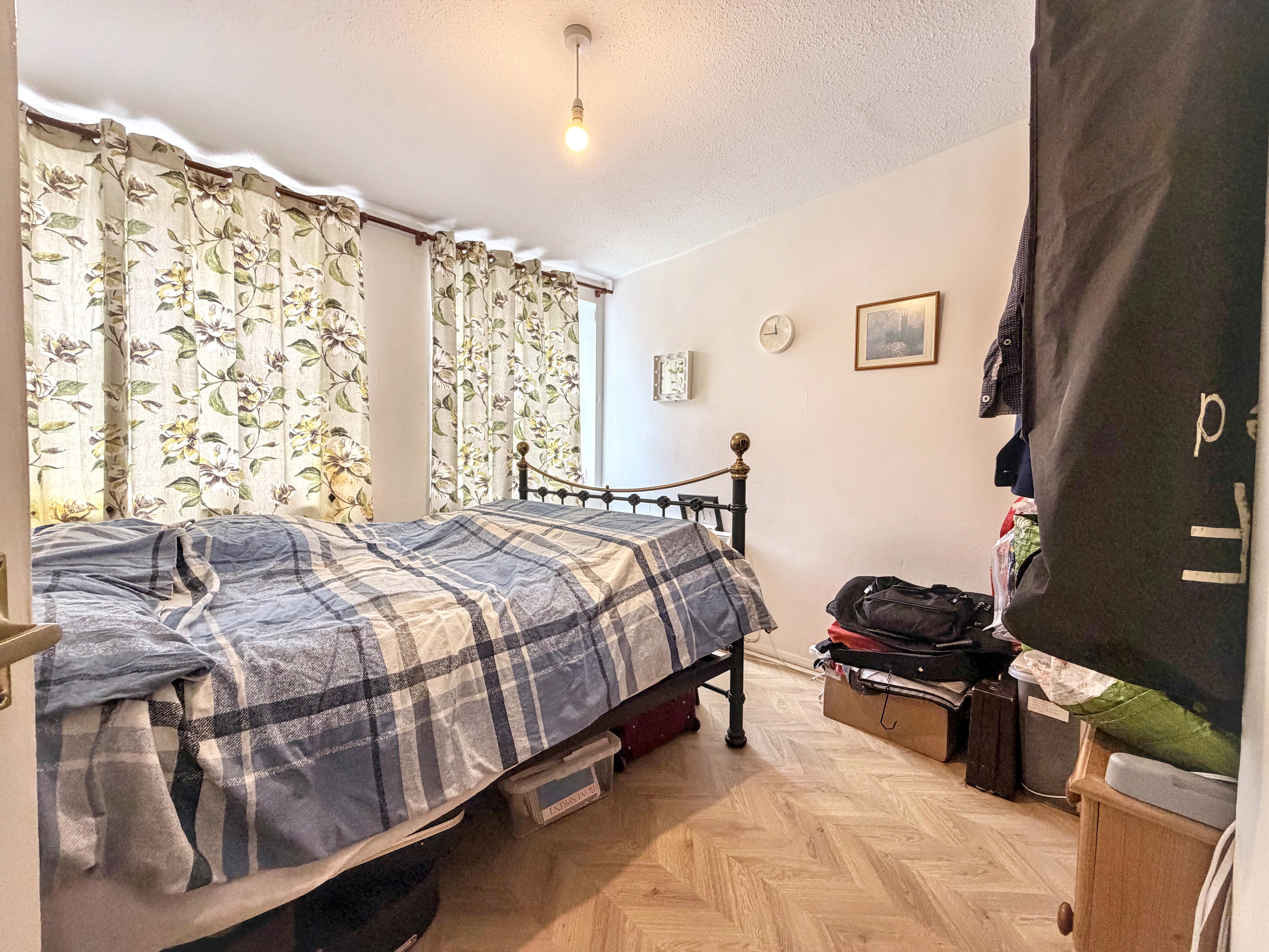 7 - Bedroom