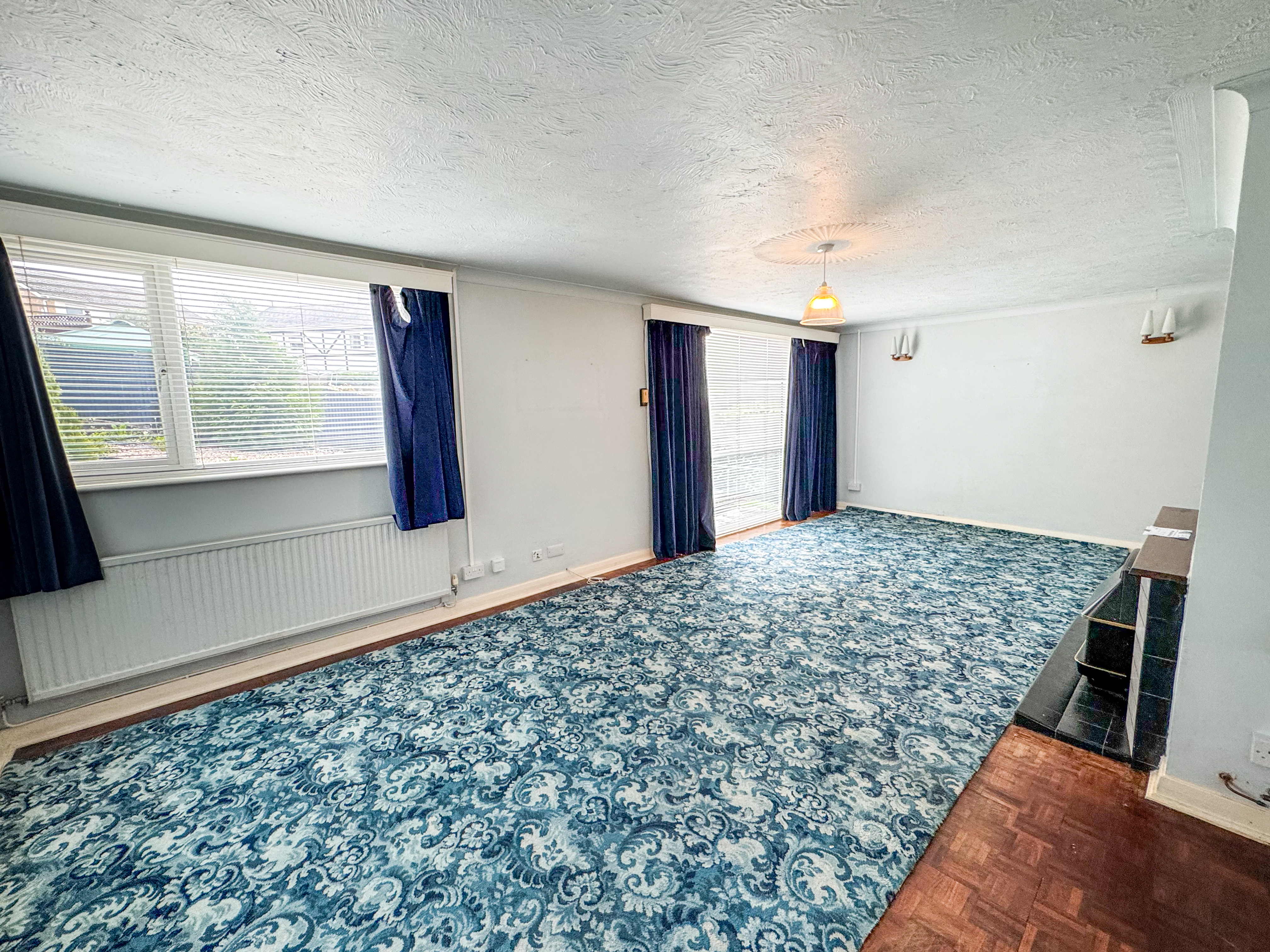 5 - Living room