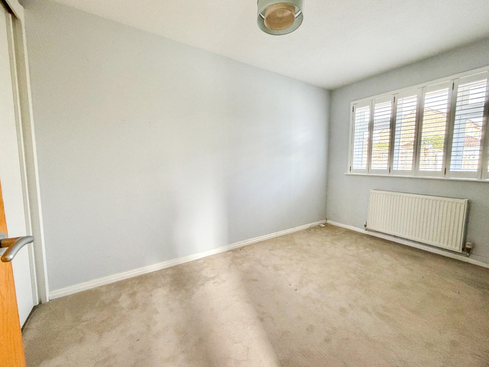 11 - Bedroom