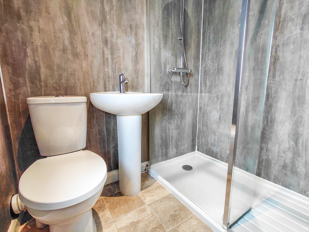 15 - Bathroom