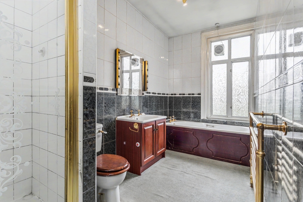 17 - Ensuite