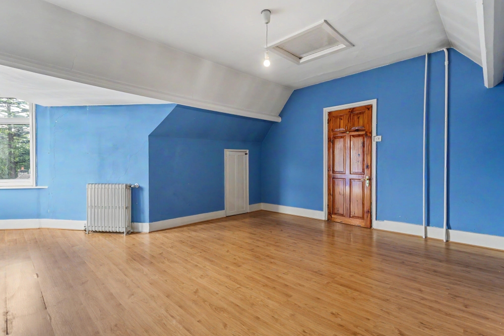 23 - Bedroom 5