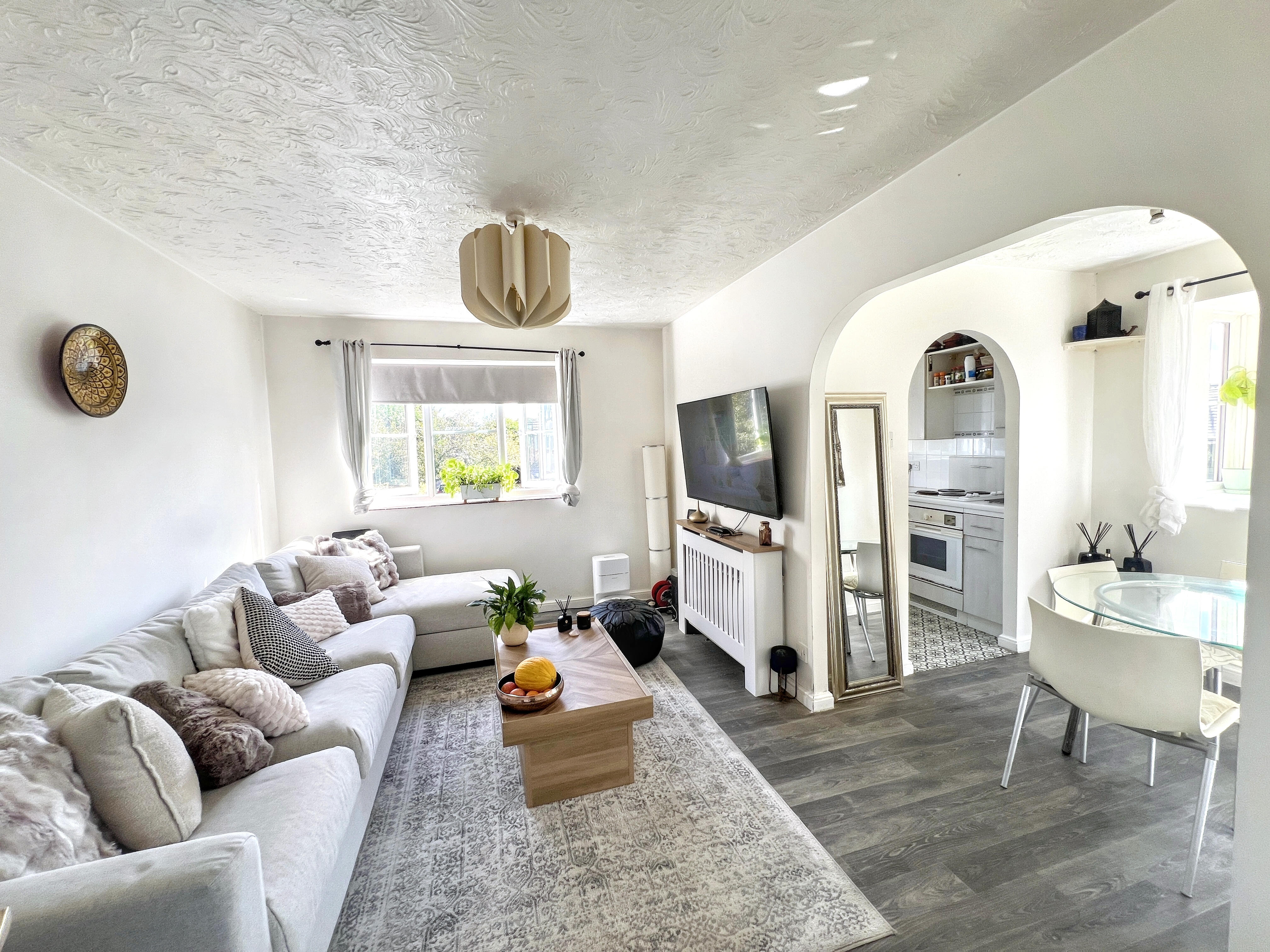 4 - Living room