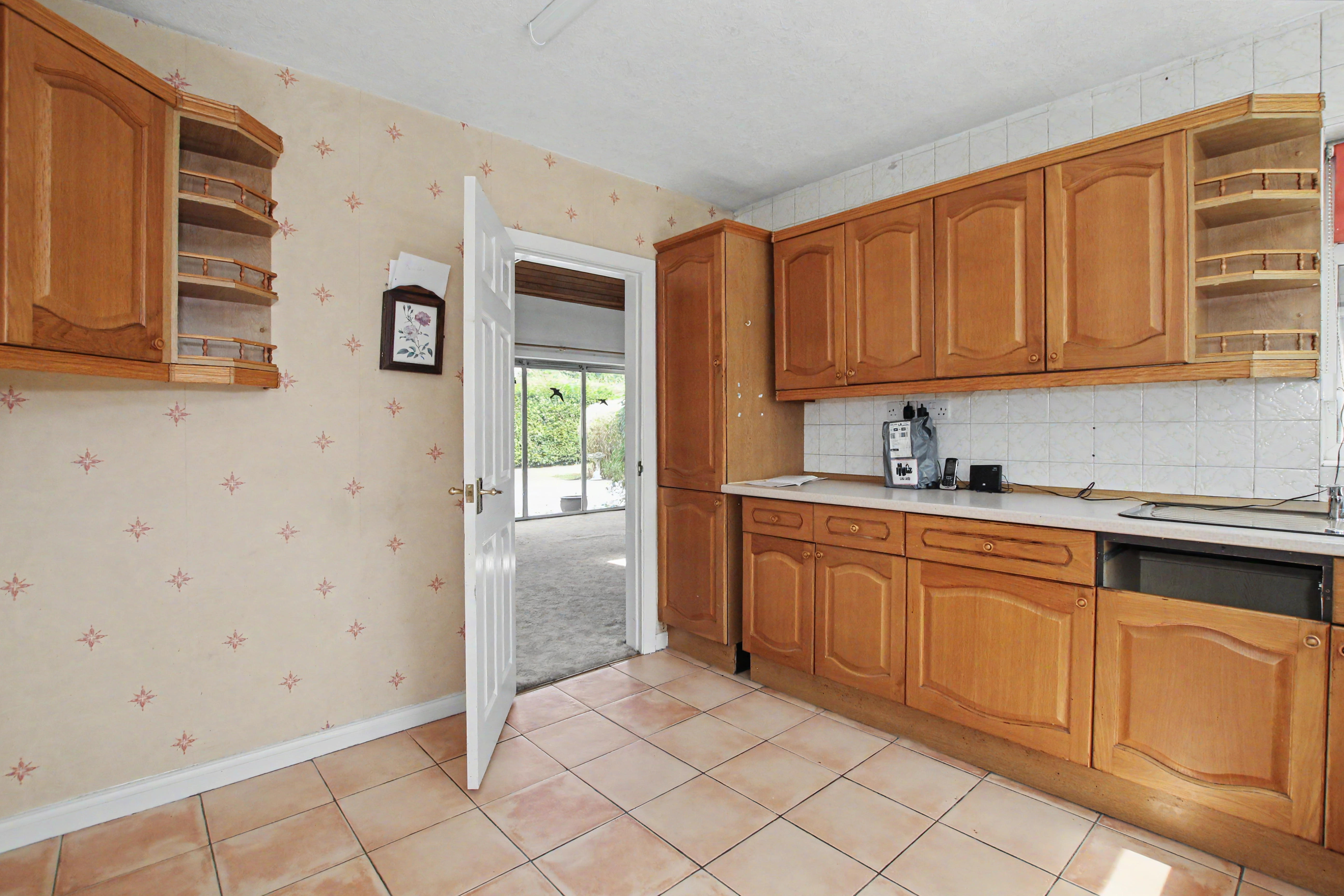 5 - Kitchen