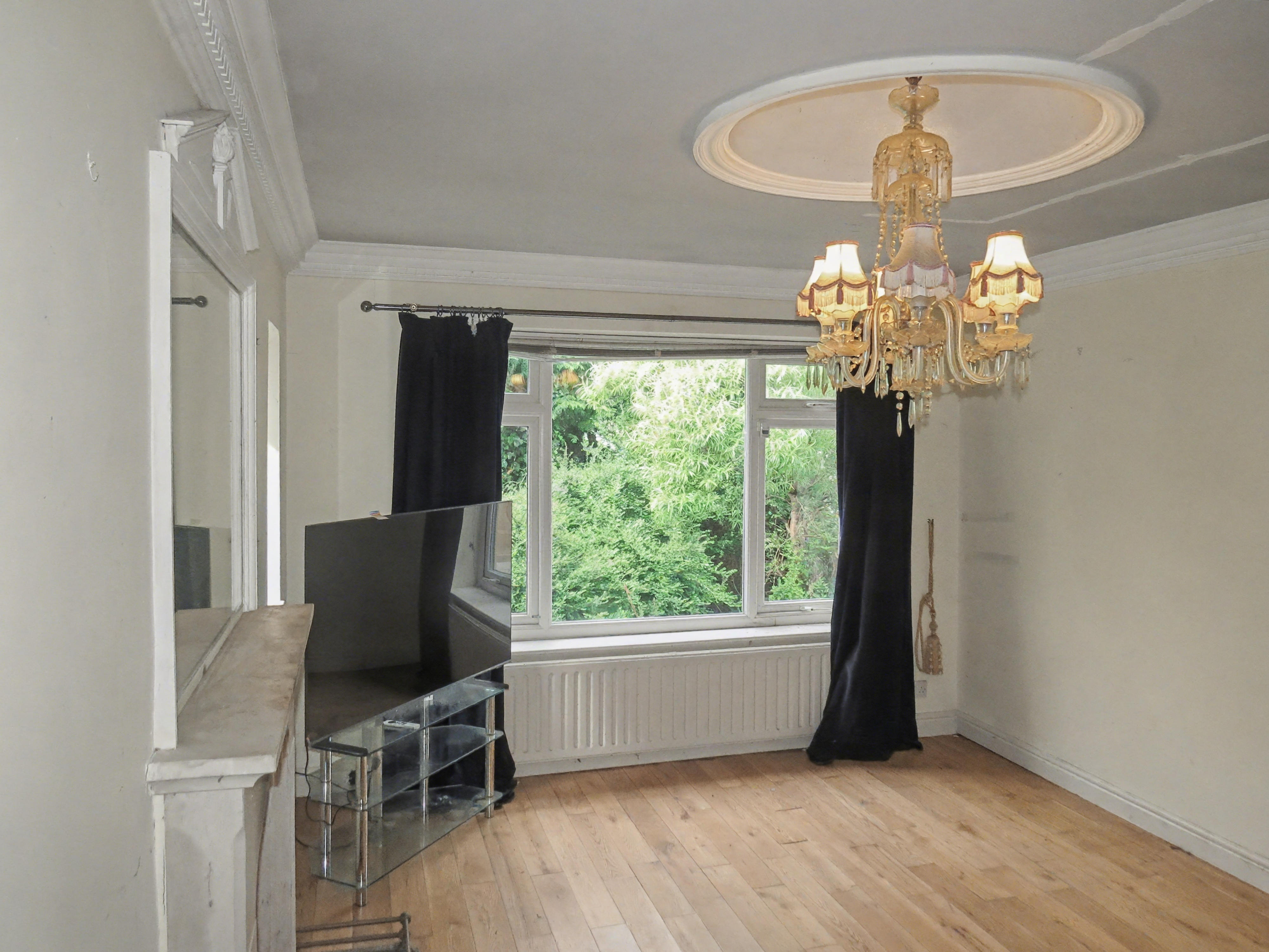 4 - Living room