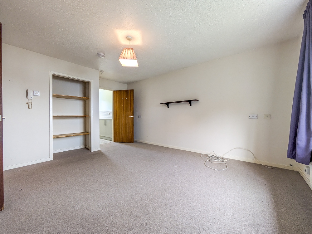 6 - Living room