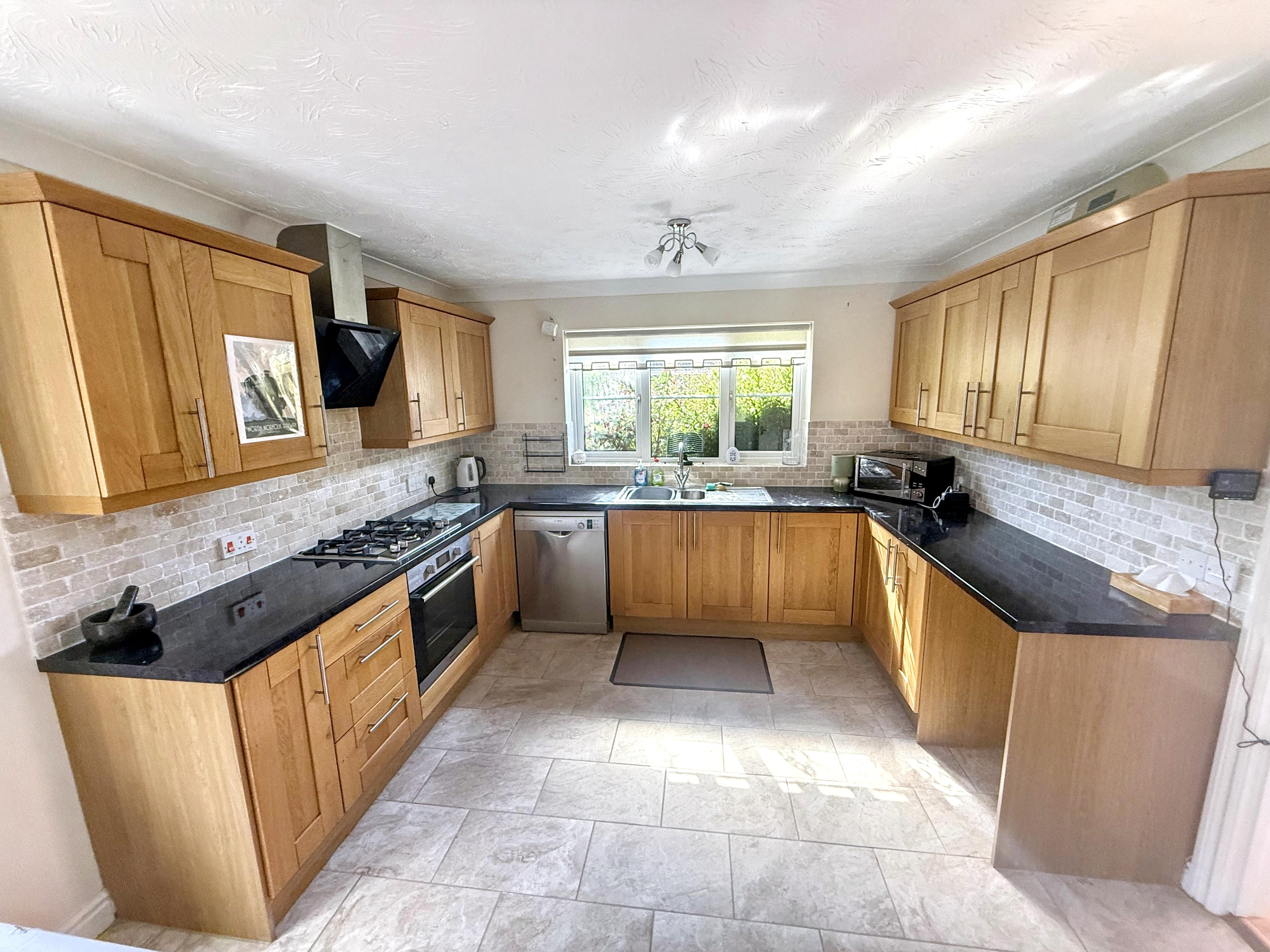 5 - Kitchen