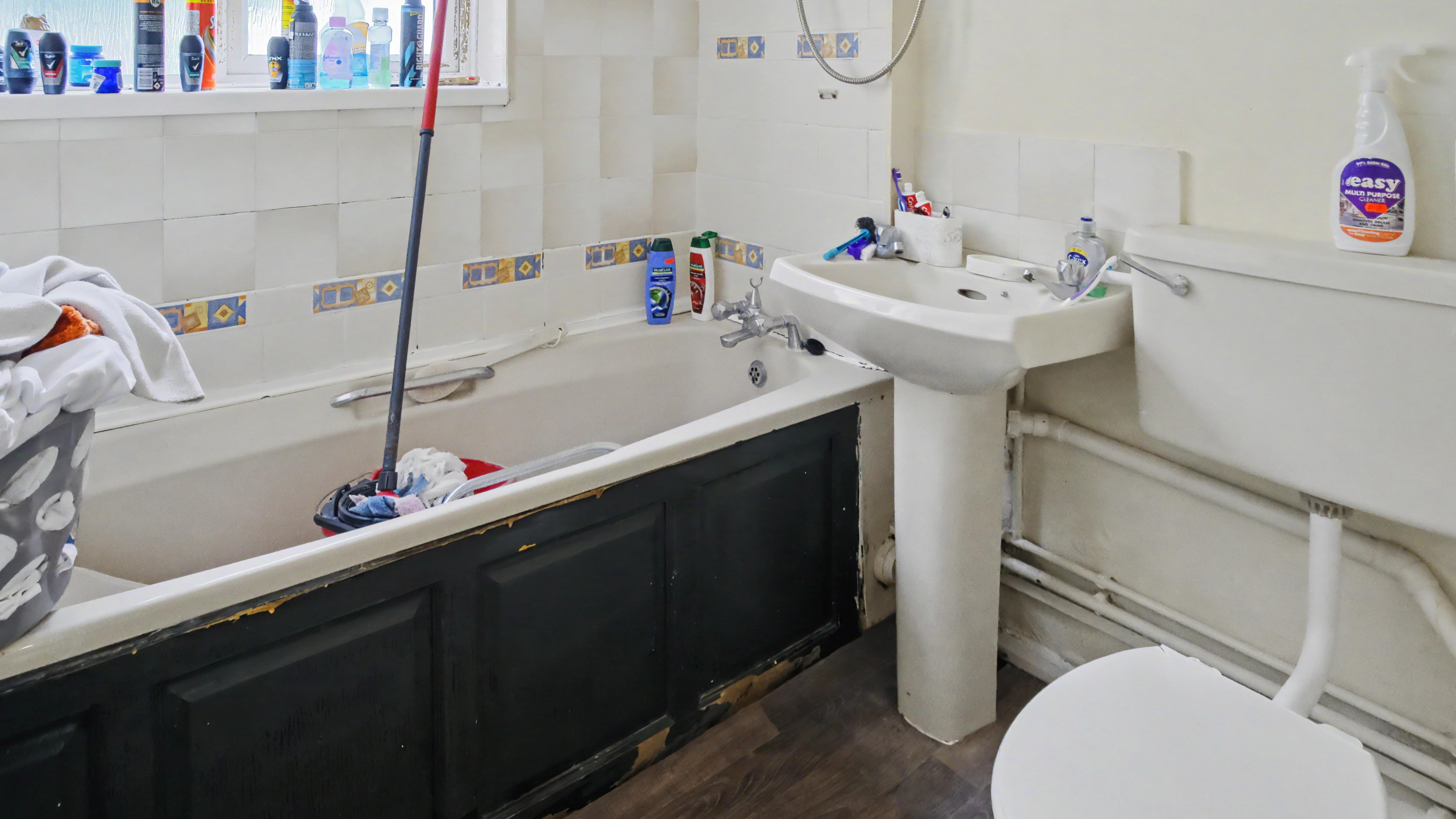 10 - Bathroom