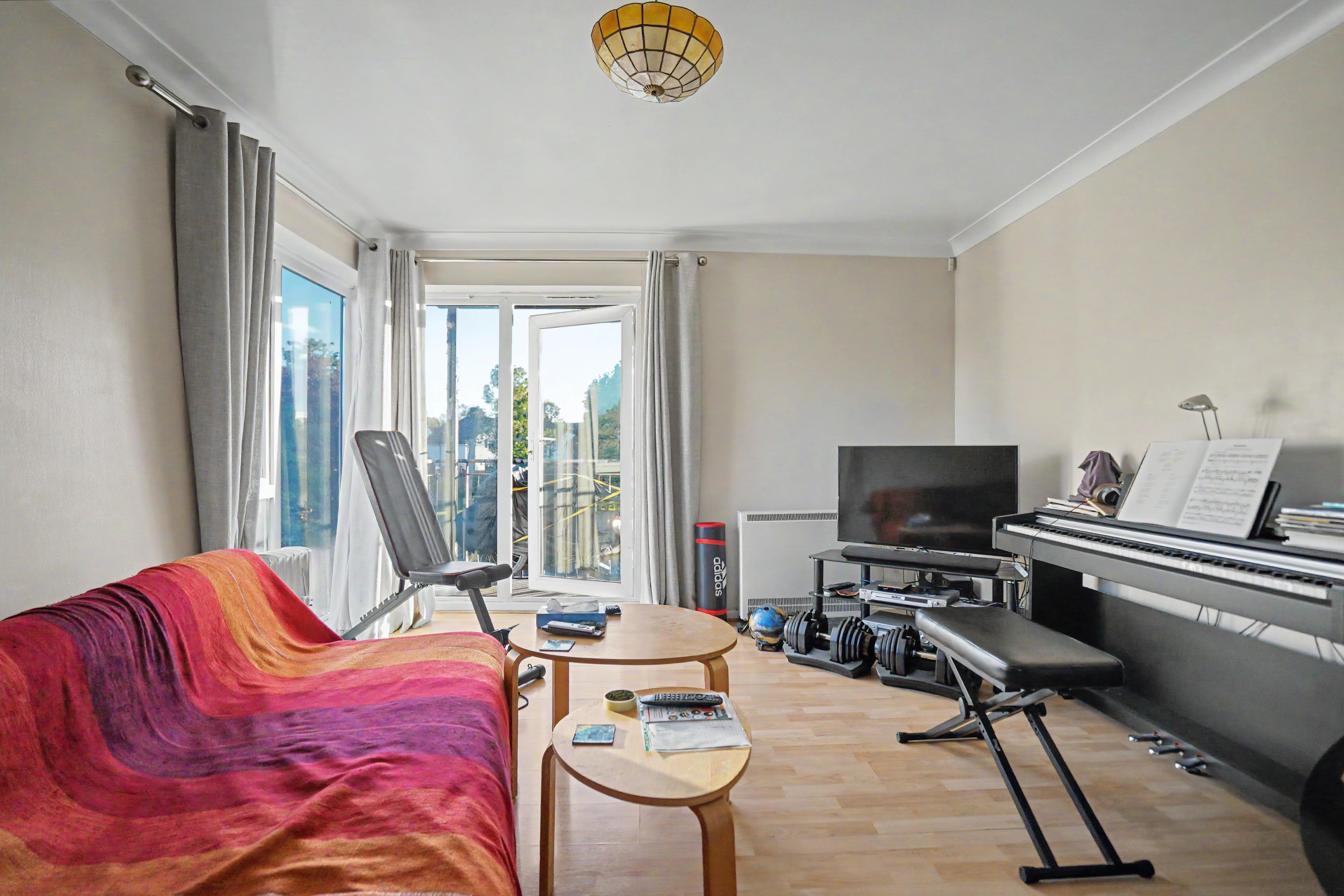 4 - Living room