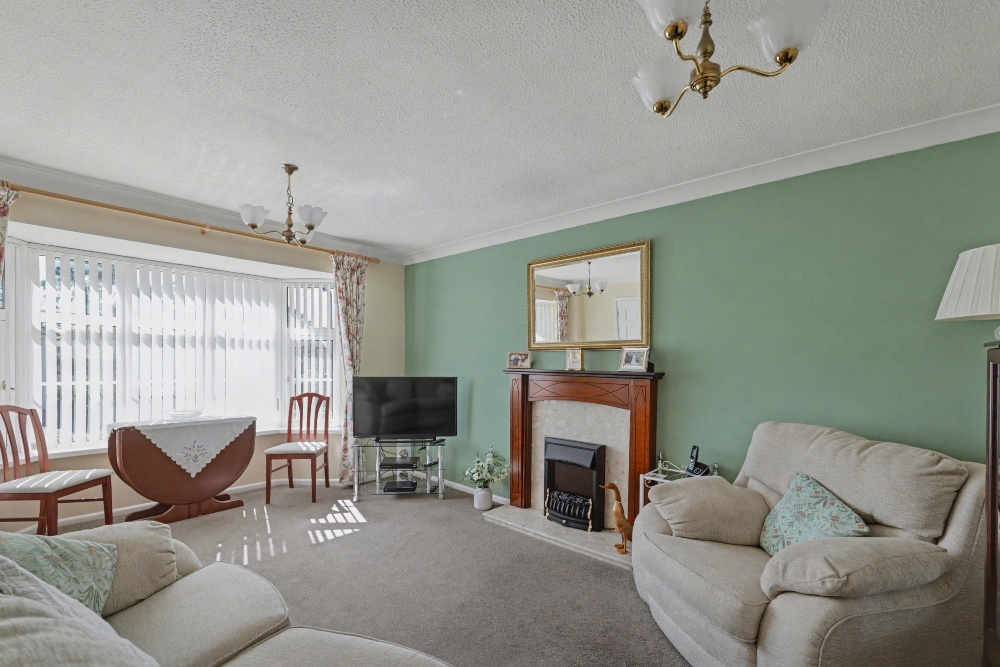 6 - Living room
