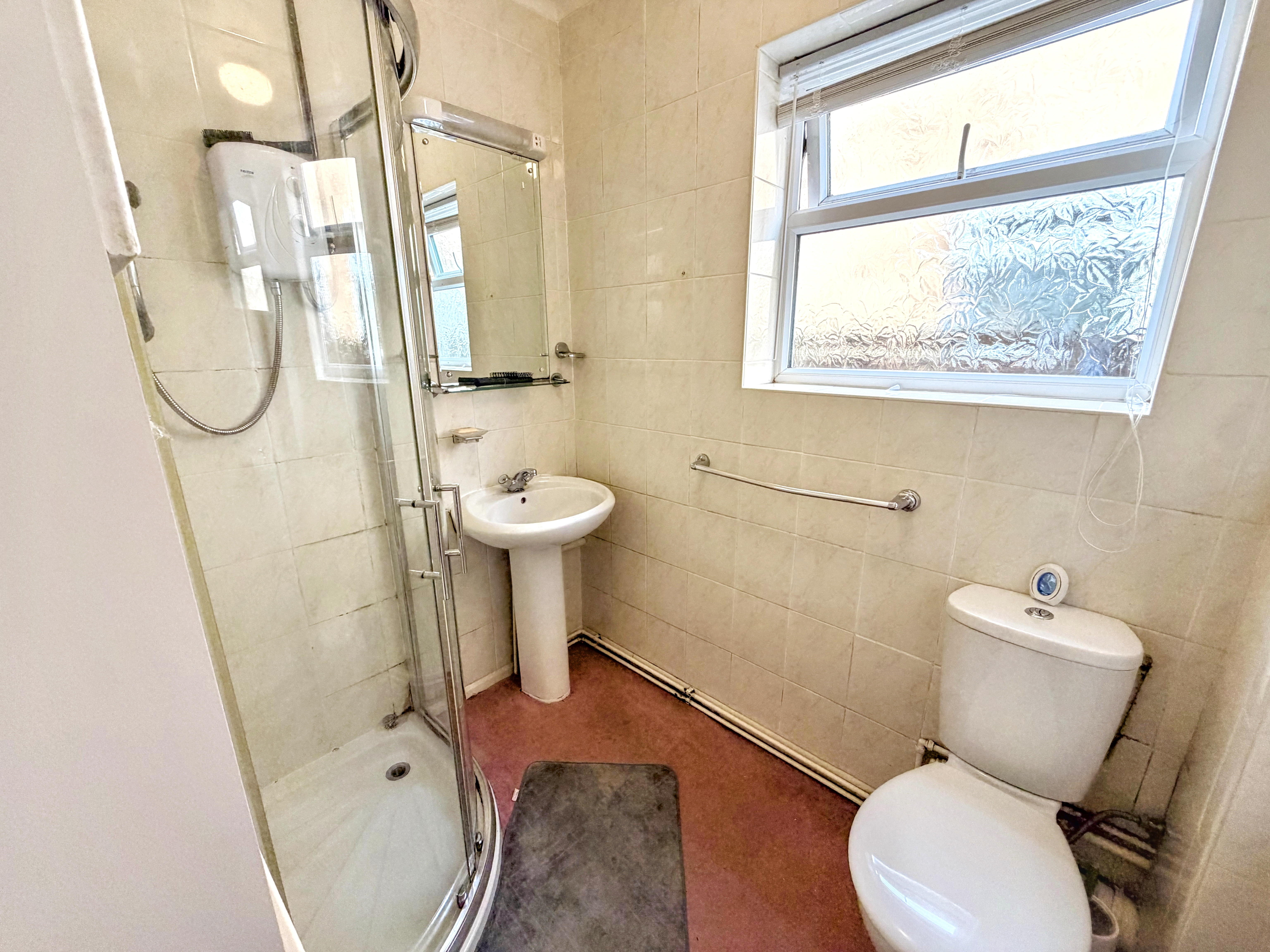 12 - Bathroom