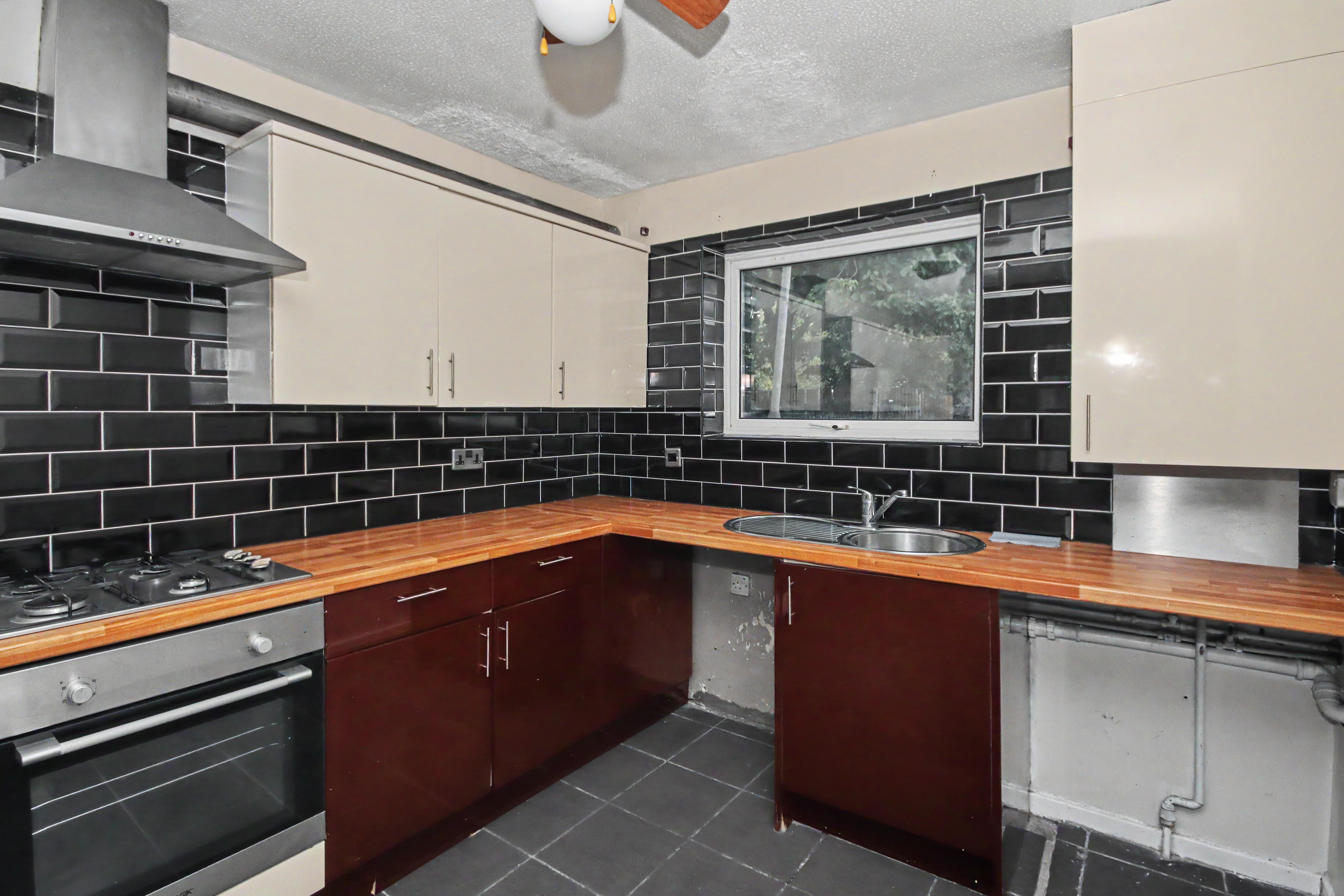4 - Kitchen