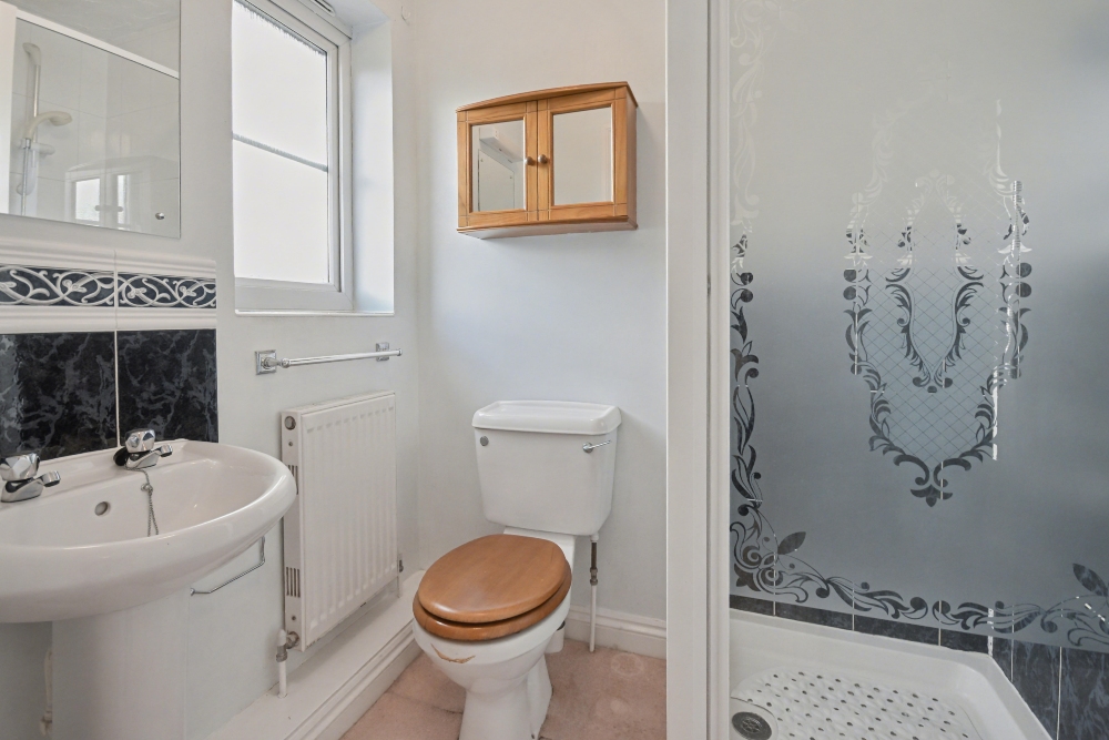 15 - Ensuite