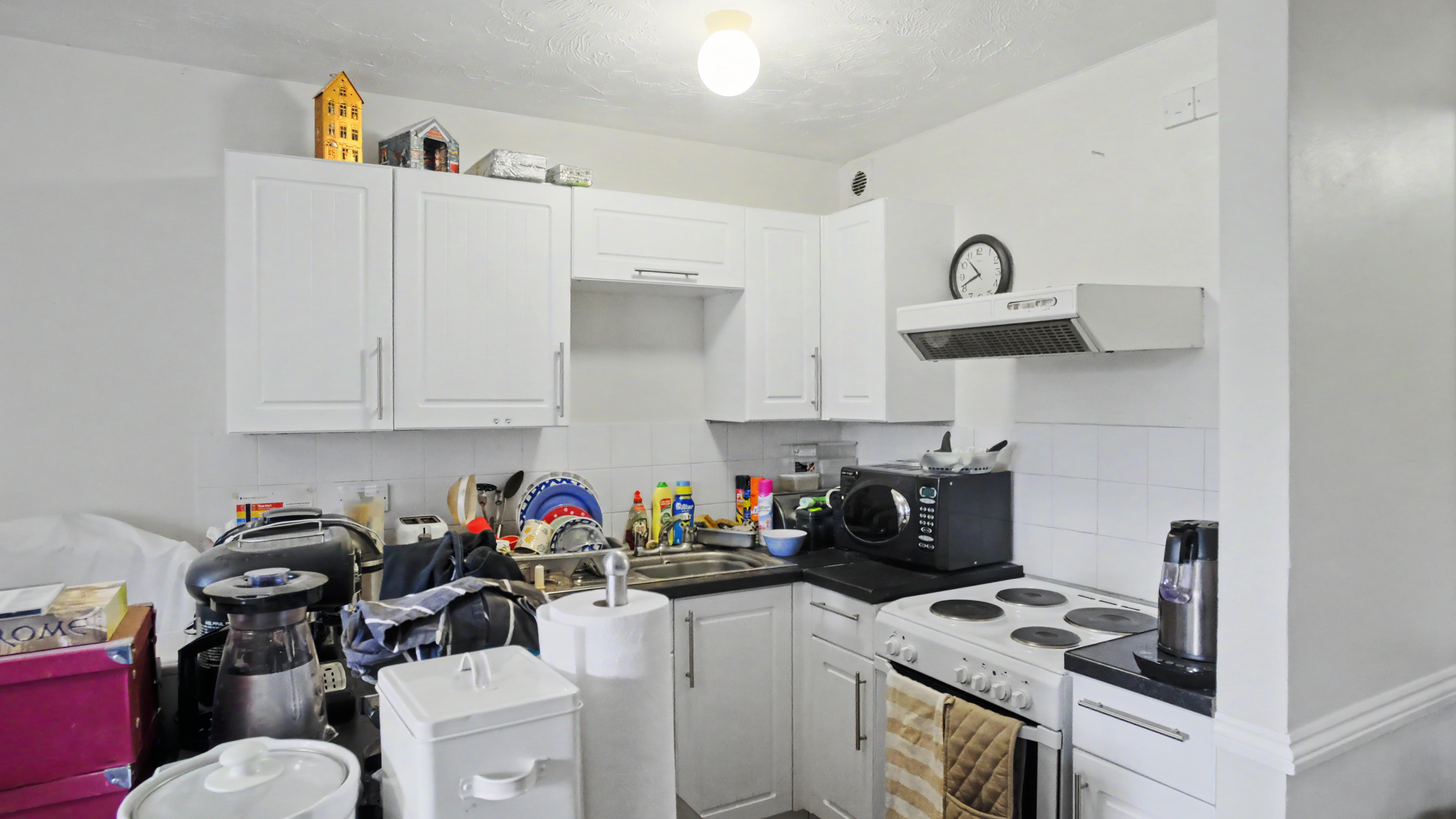 3 - Kitchen