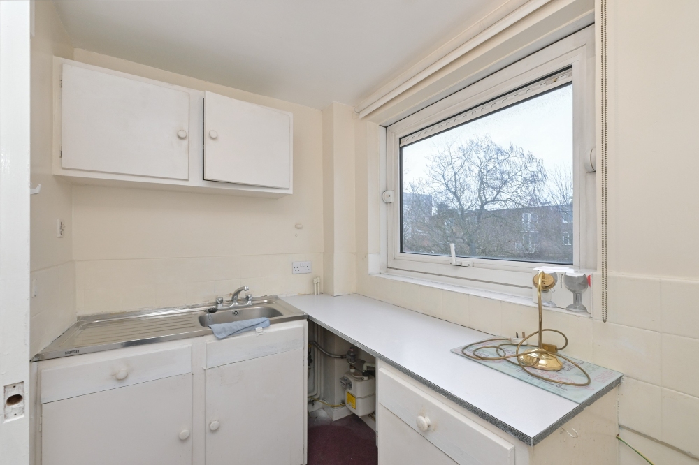 4 - Kitchen