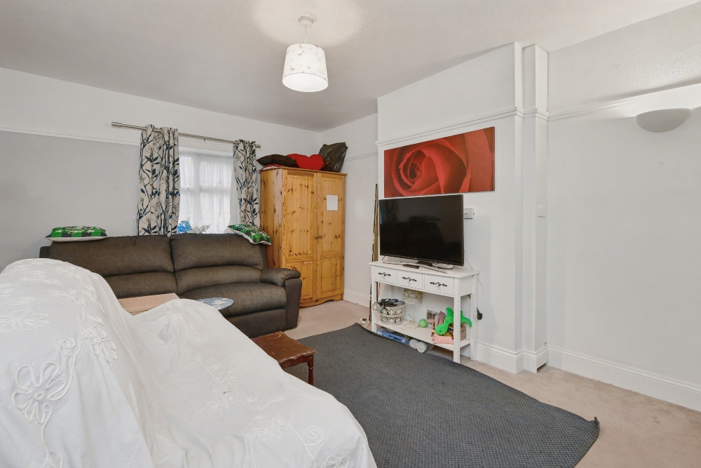 8 - Living room