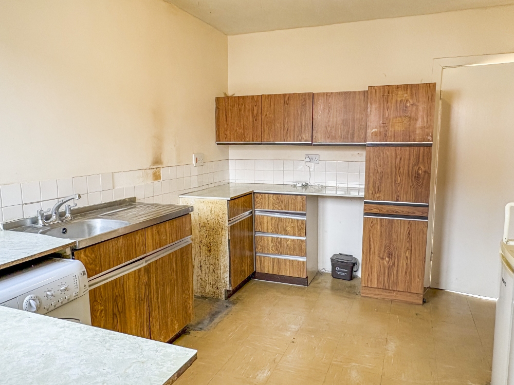 5 - Kitchen
