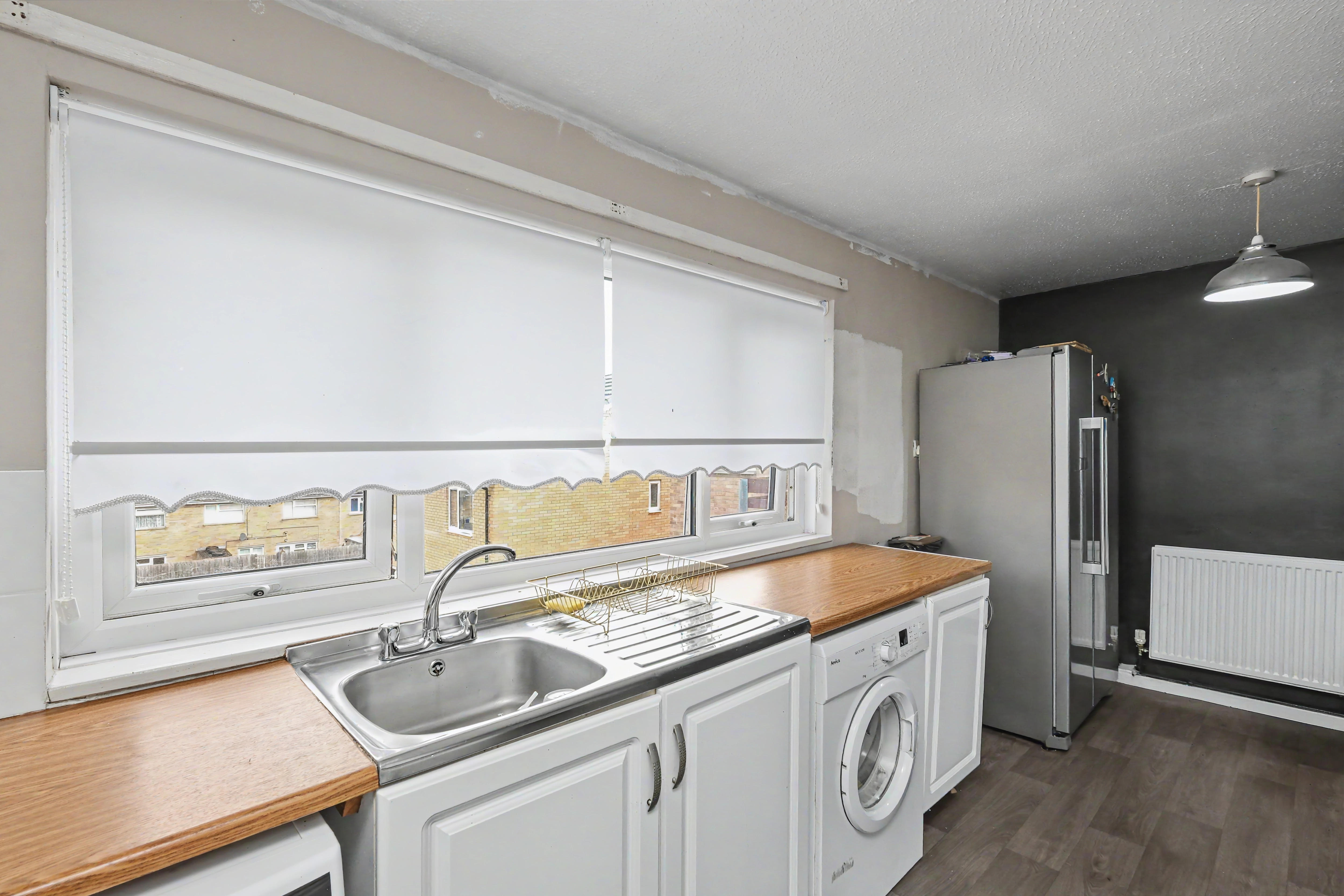 4 - Kitchen