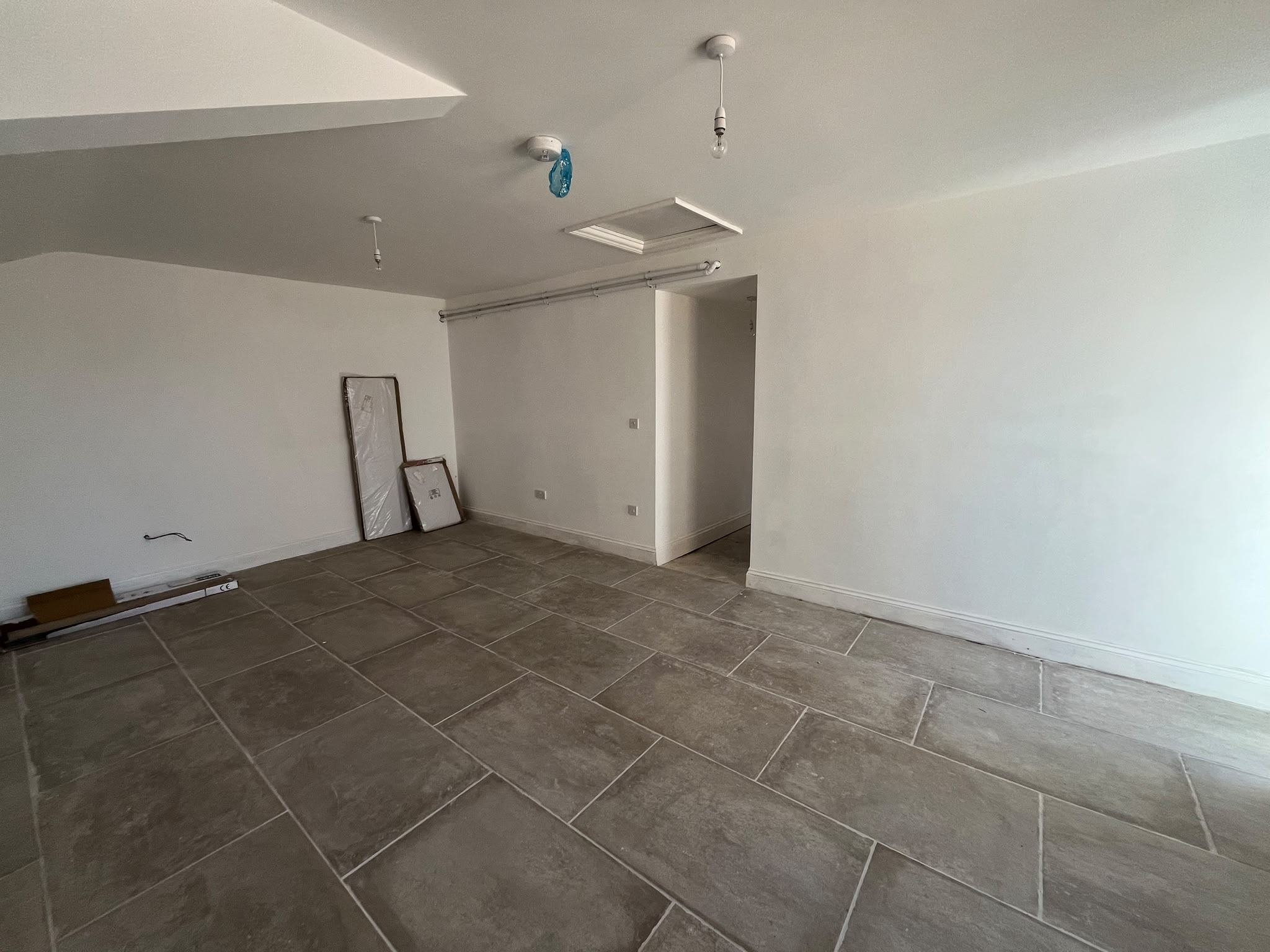 7 - Kitchen