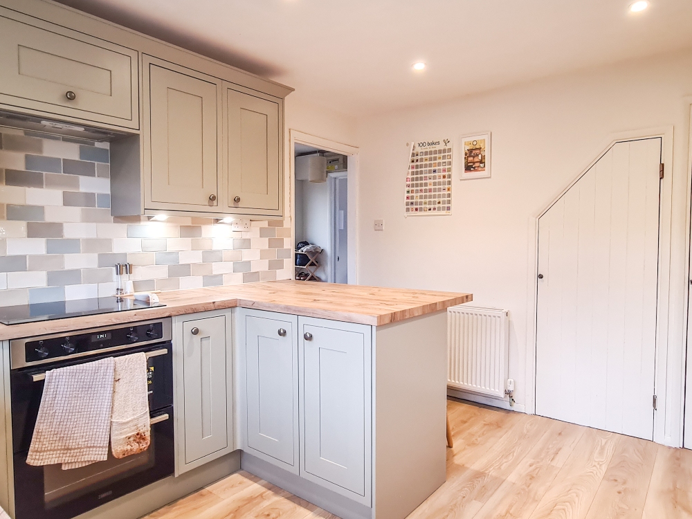5 - Kitchen