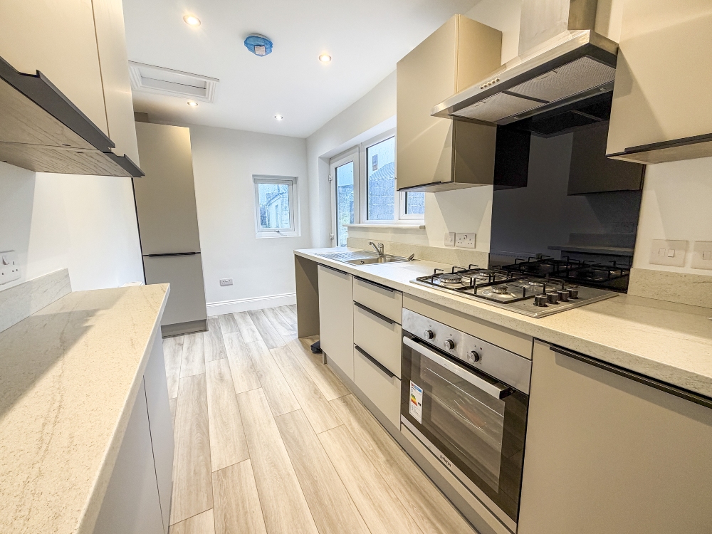 4 - Kitchen