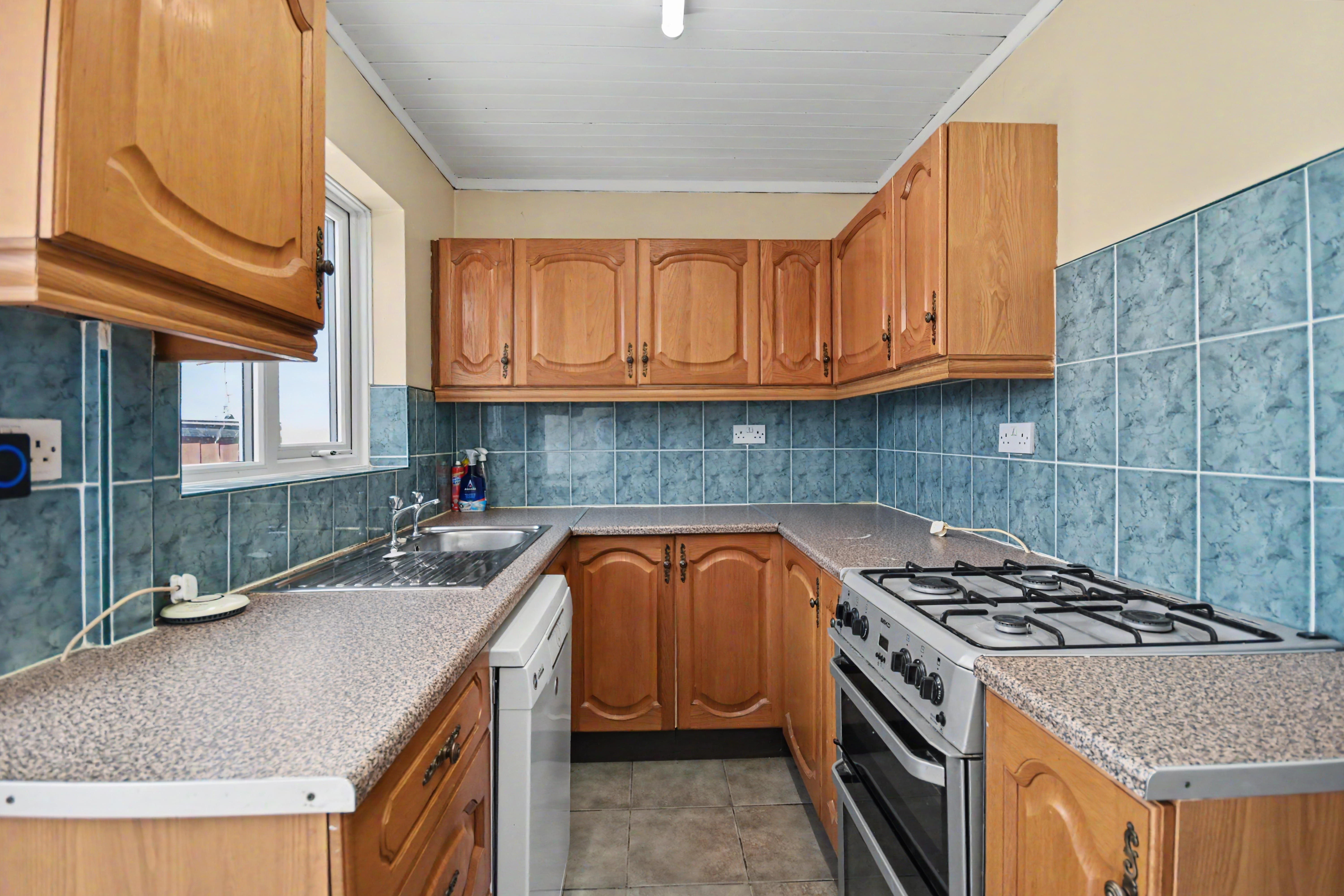 5 - Kitchen