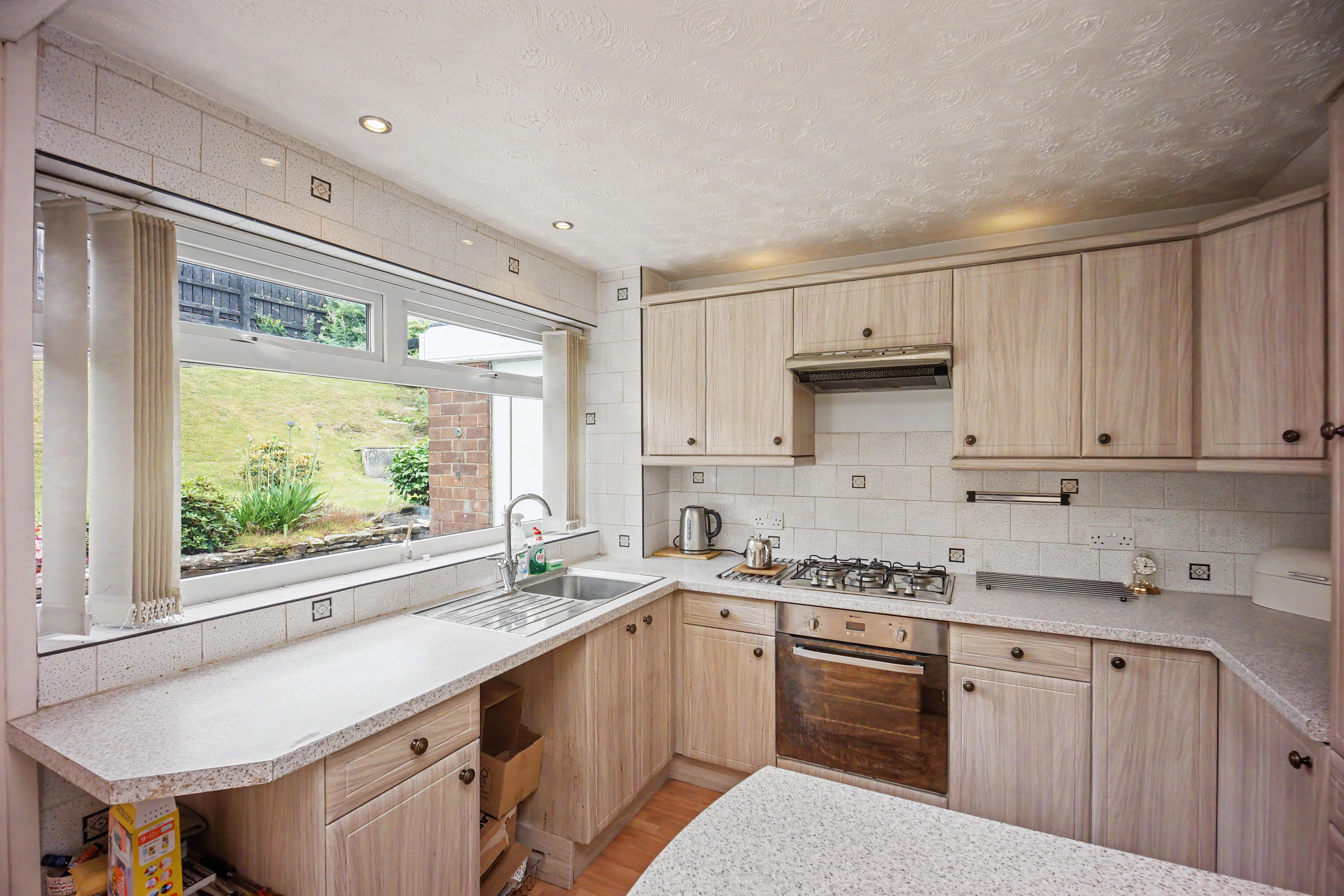 10 - Kitchen