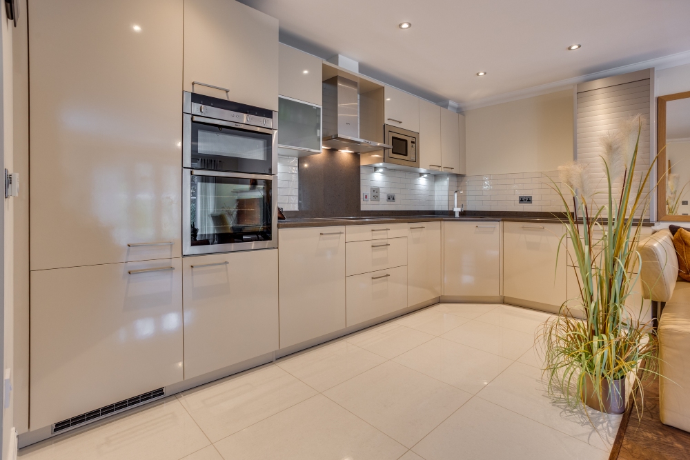 6 Kitchen
