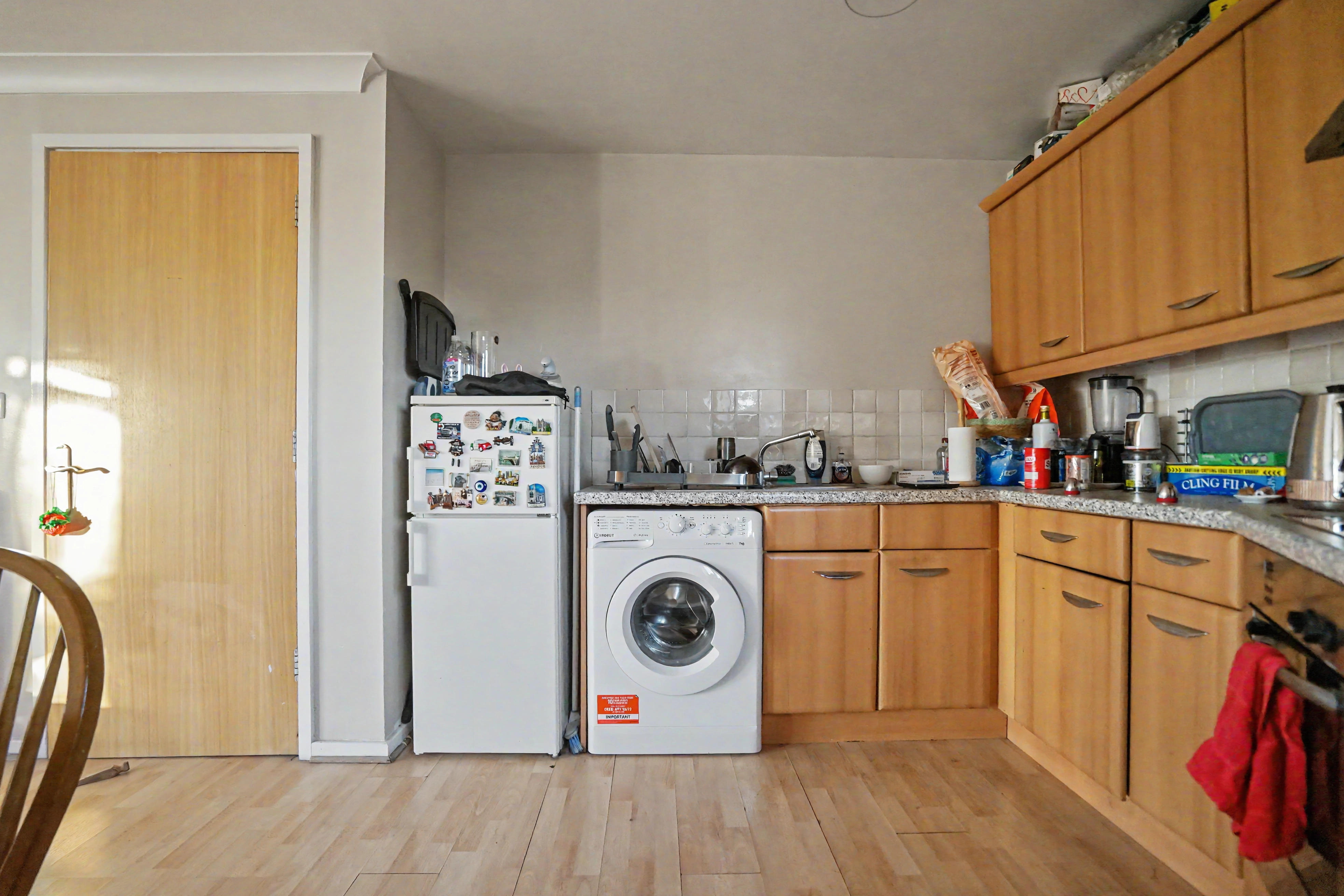 6 - Kitchen