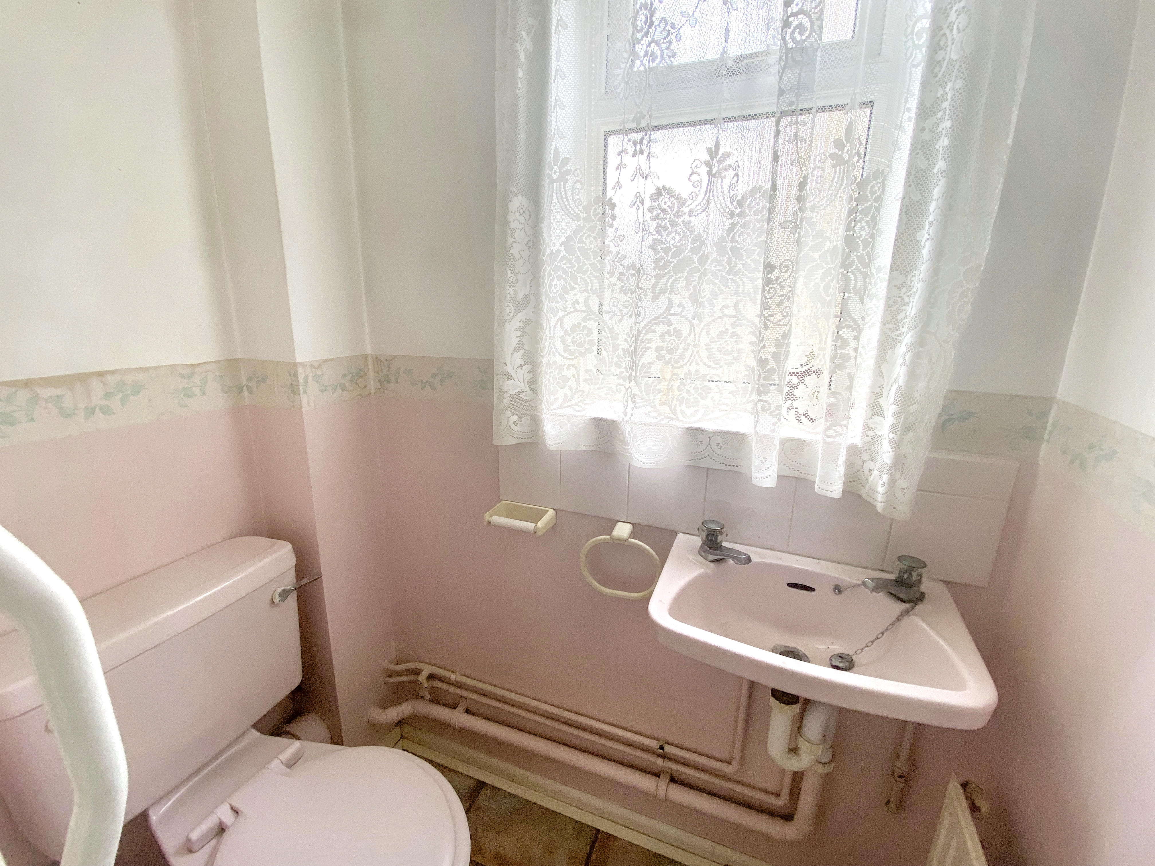 6 - Downstairs WC